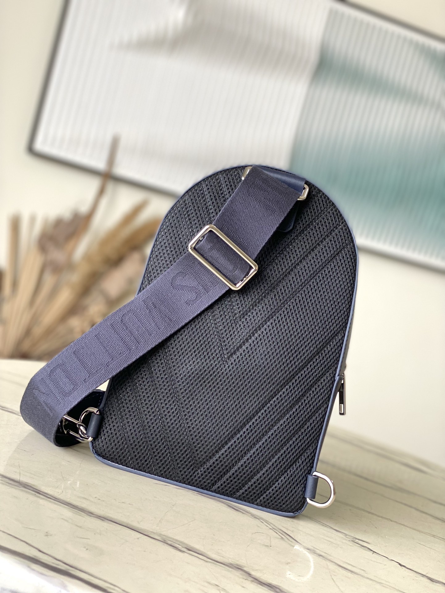 Bagsaaa LV M11601 Pilot Slingbag blue - 30cm