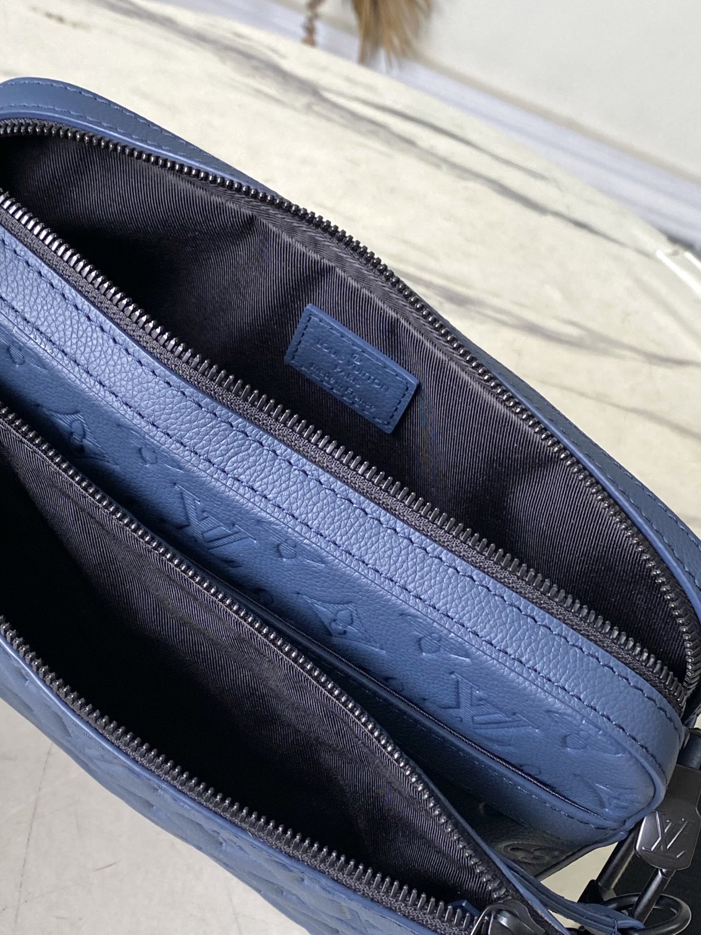 Bagsaaa LV M14785 Trio Messenger Navy Blue - 25cm