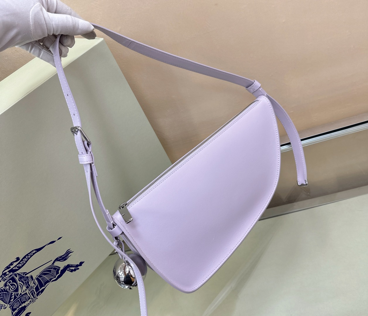 Bagsaaa Bv*b*rry Olympia shoulder bag light purple - 26cm