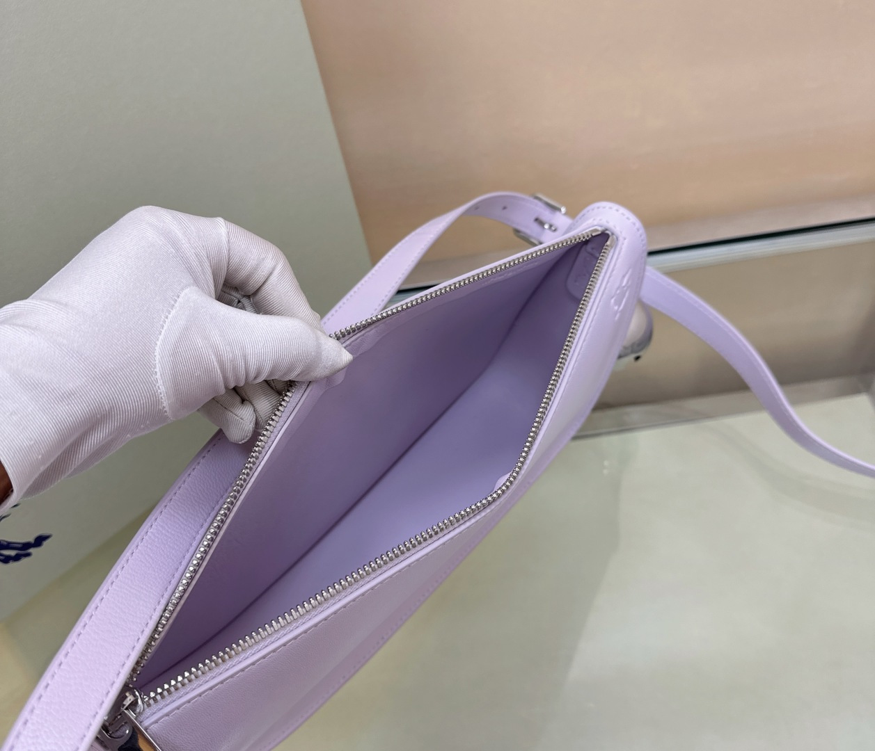 Bagsaaa Bv*b*rry Olympia shoulder bag light purple - 26cm