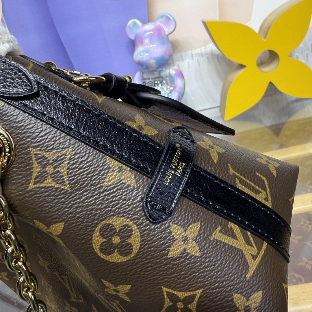 Bagsaaa M26568 LV Ski CarryAll BB Monogram Shearling - 26cm