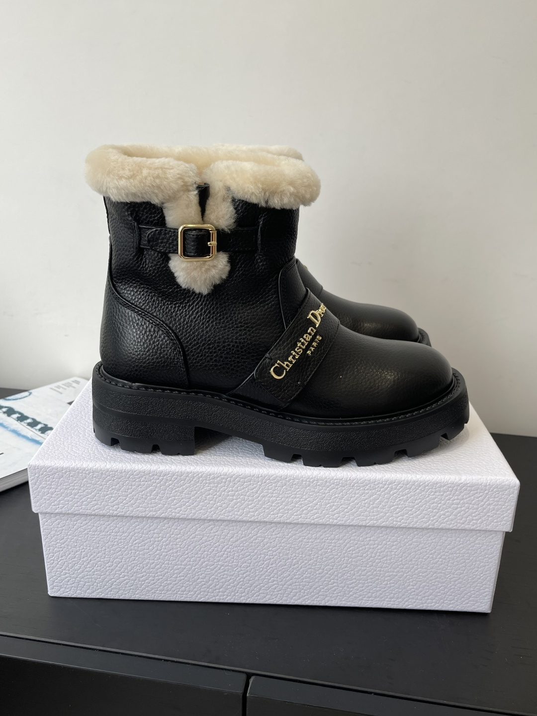 Bagsaaa D10rAlps D-Quest Ankle Boot Black Grained Calfskin and White Lambskin Shearling