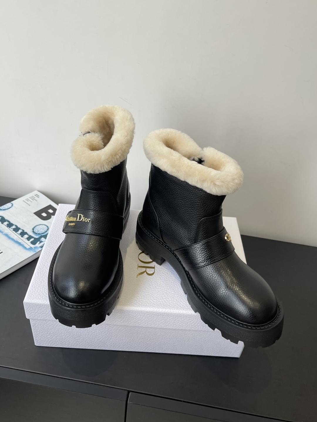 Bagsaaa D10rAlps D-Quest Ankle Boot Black Grained Calfskin and White Lambskin Shearling