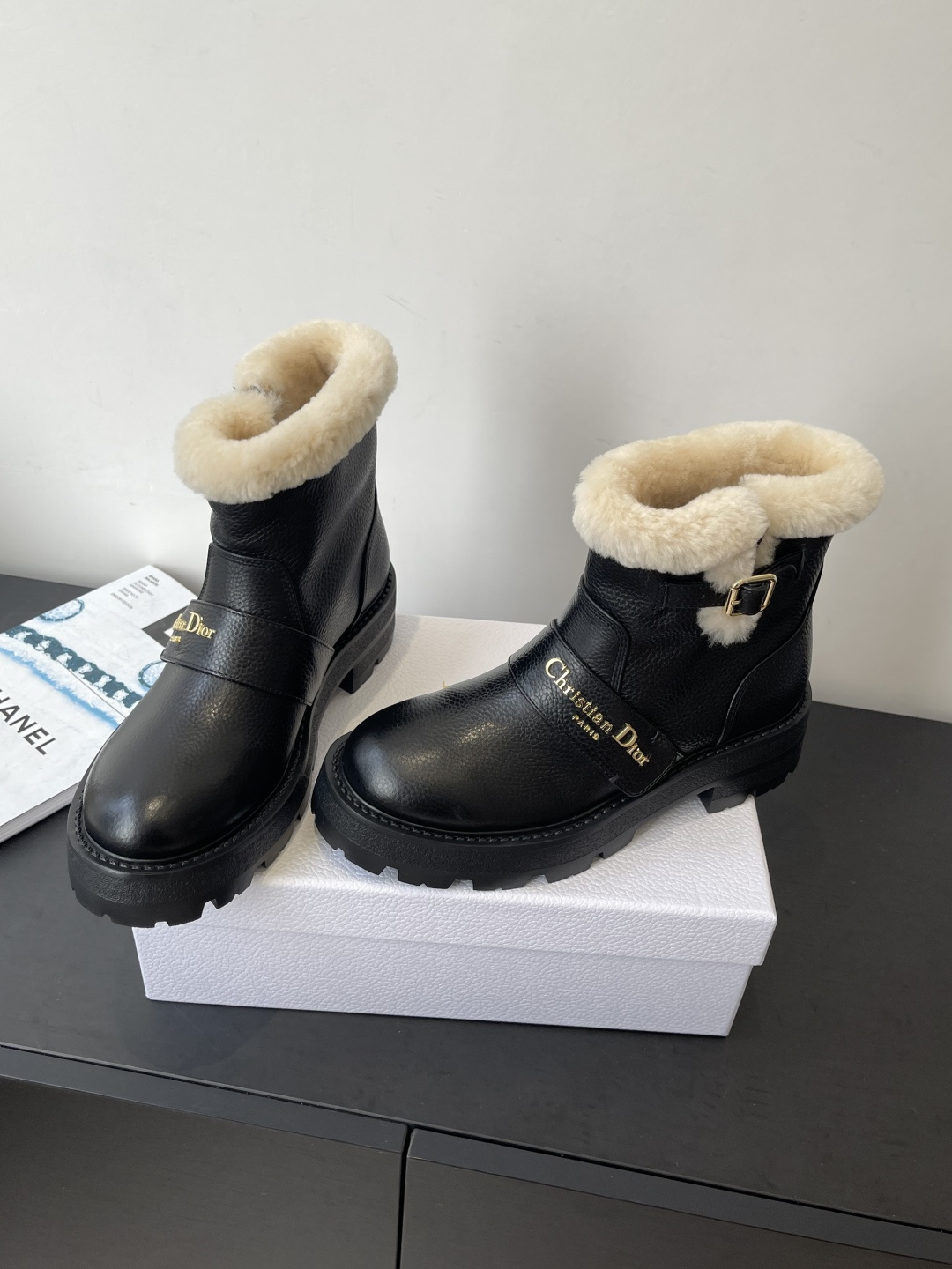 Bagsaaa D10rAlps D-Quest Ankle Boot Black Grained Calfskin and White Lambskin Shearling