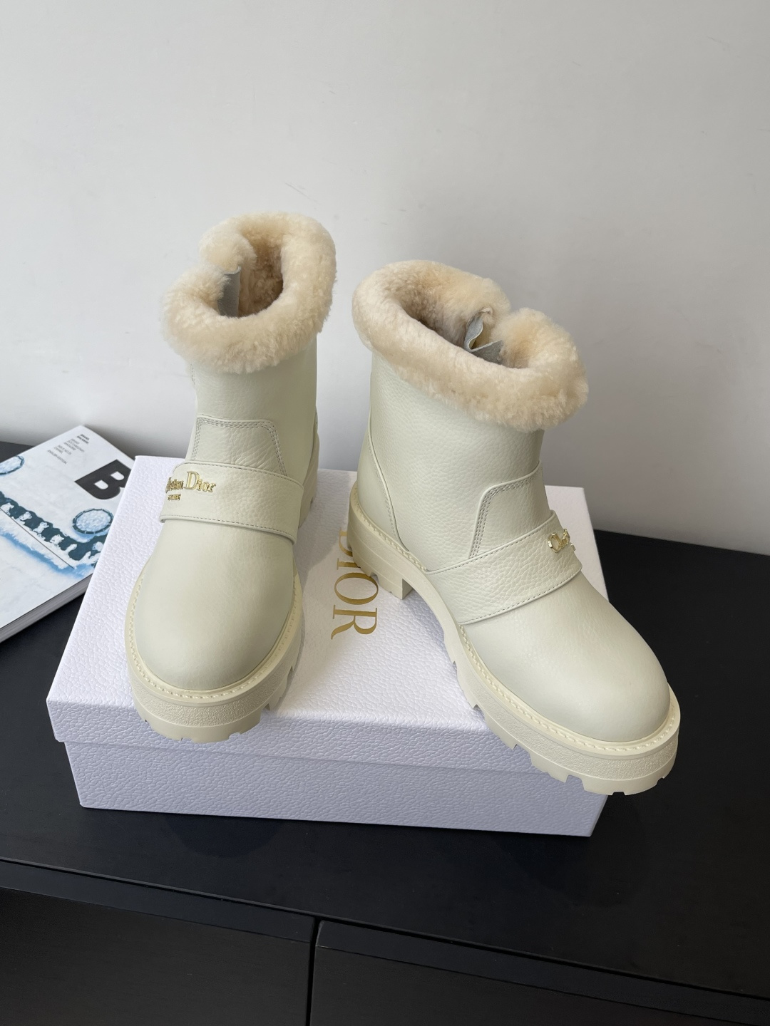 Bagsaaa D10rAlps D-Quest Ankle Boot White Grained Calfskin and Shearling