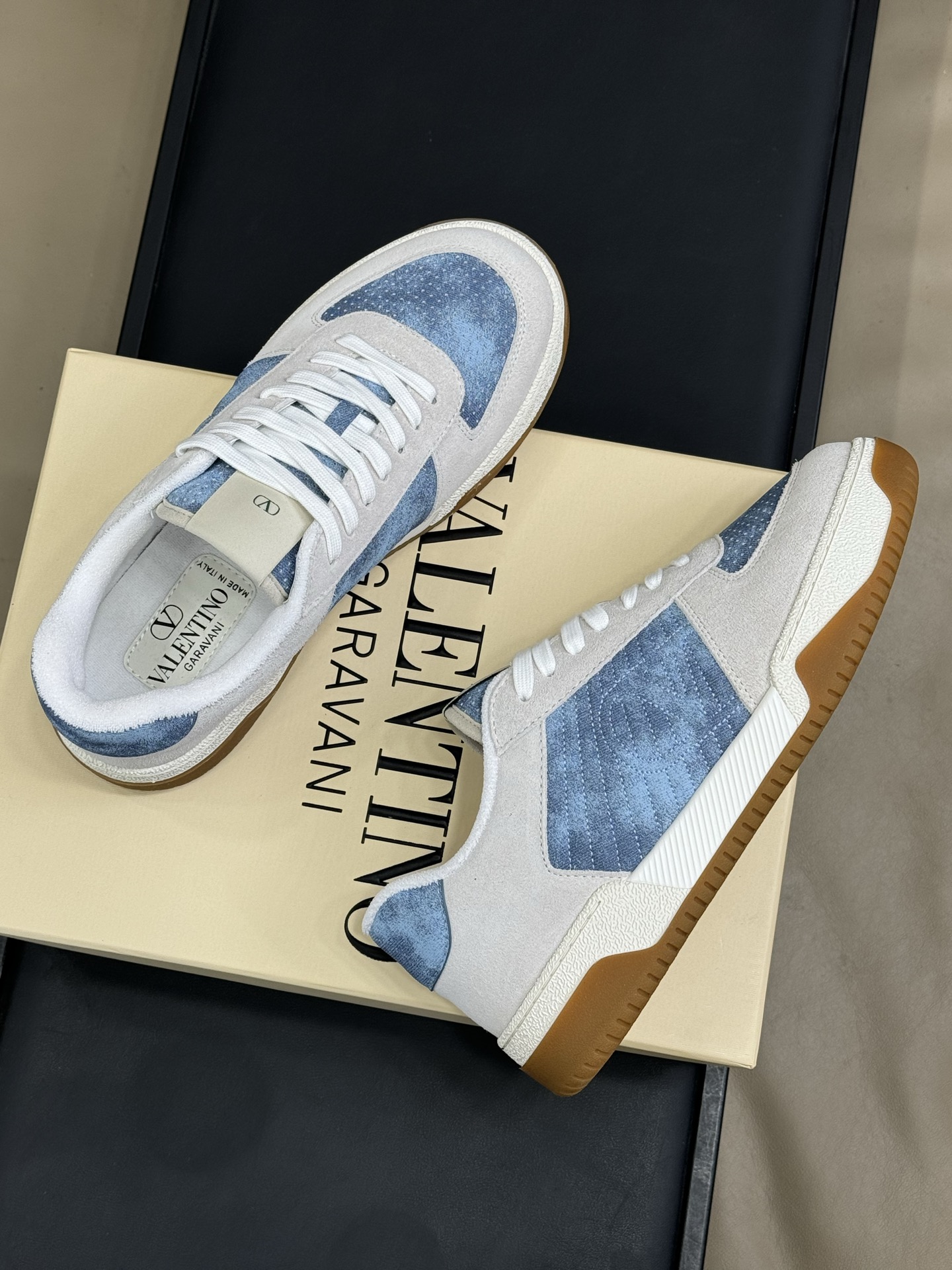 Bagsaaa Va1e*ntin0 Garavani Sparry low-top sneakers white & blue