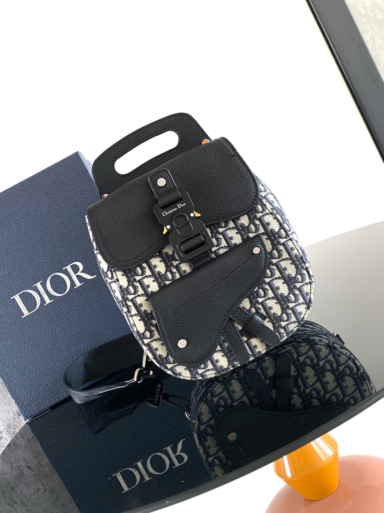 Bagsaaa D10r Gallop Sling Bag Beige and Black D10r Oblique Jacquard with Black Grained Calfskin - 27.5cm