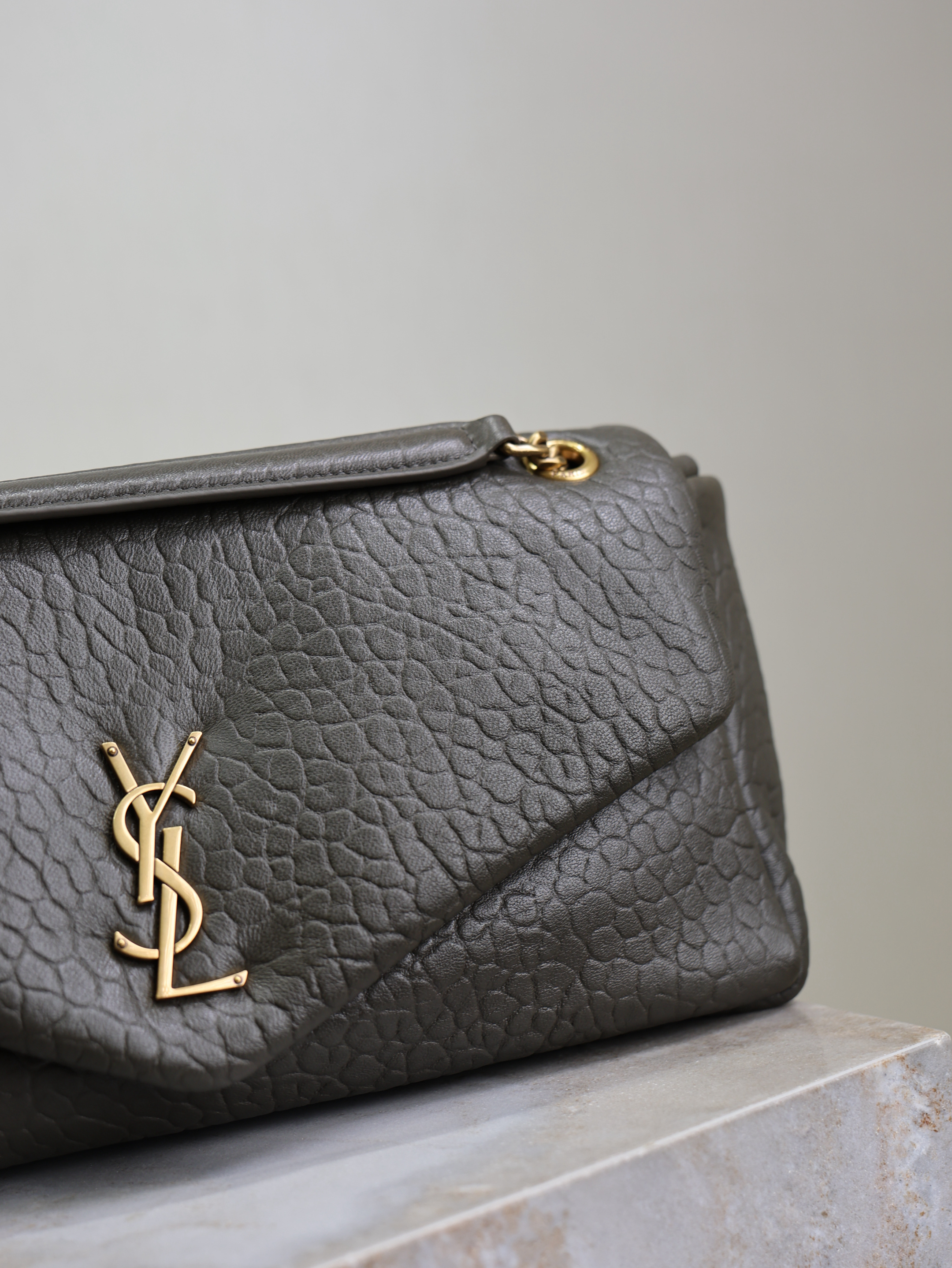 Bagsaaa Y51 Calypso Medium In Grained Lambskin 800916 Light Musk - 30cm