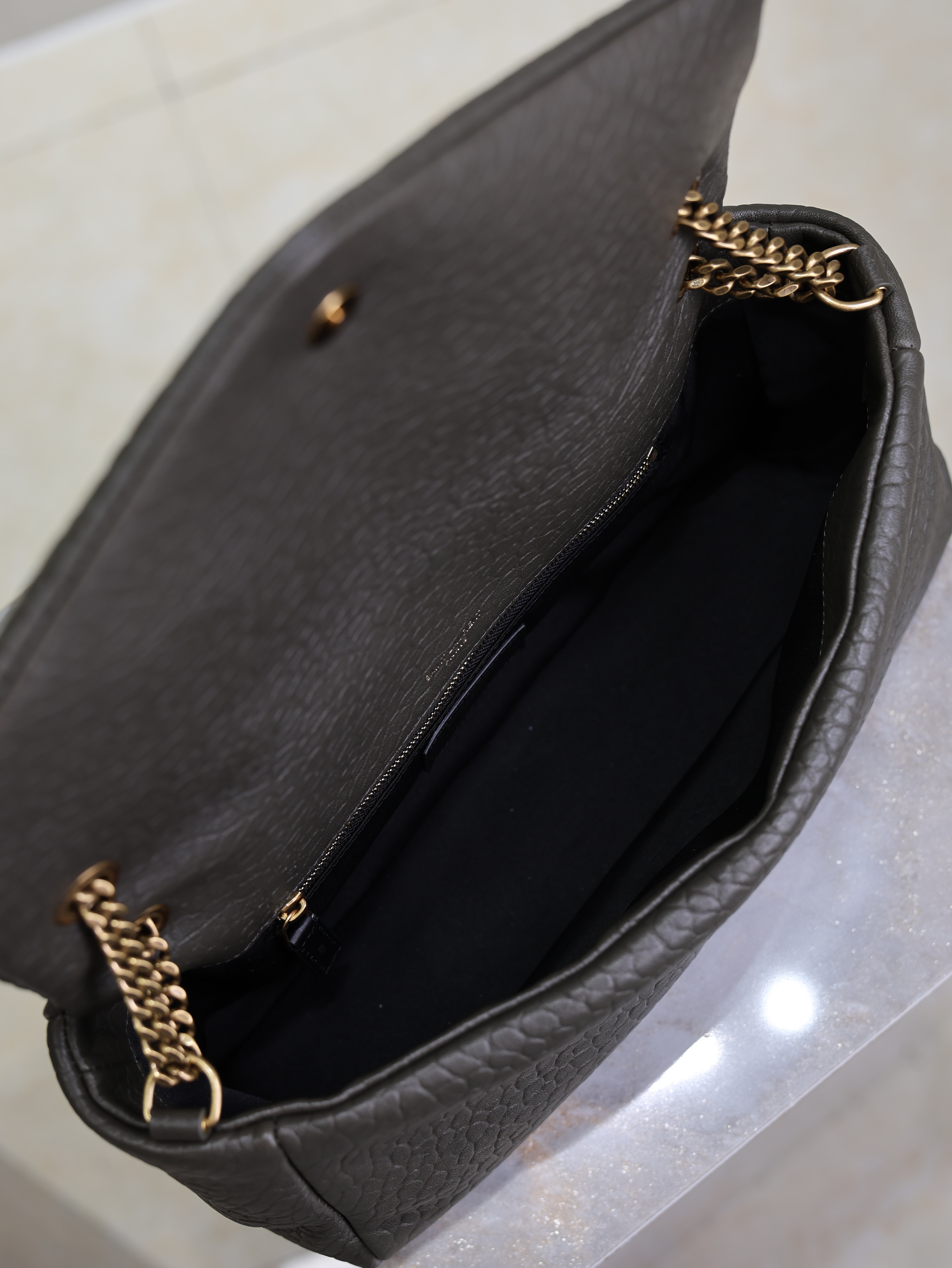 Bagsaaa Y51 Calypso Medium In Grained Lambskin 800916 Light Musk - 30cm