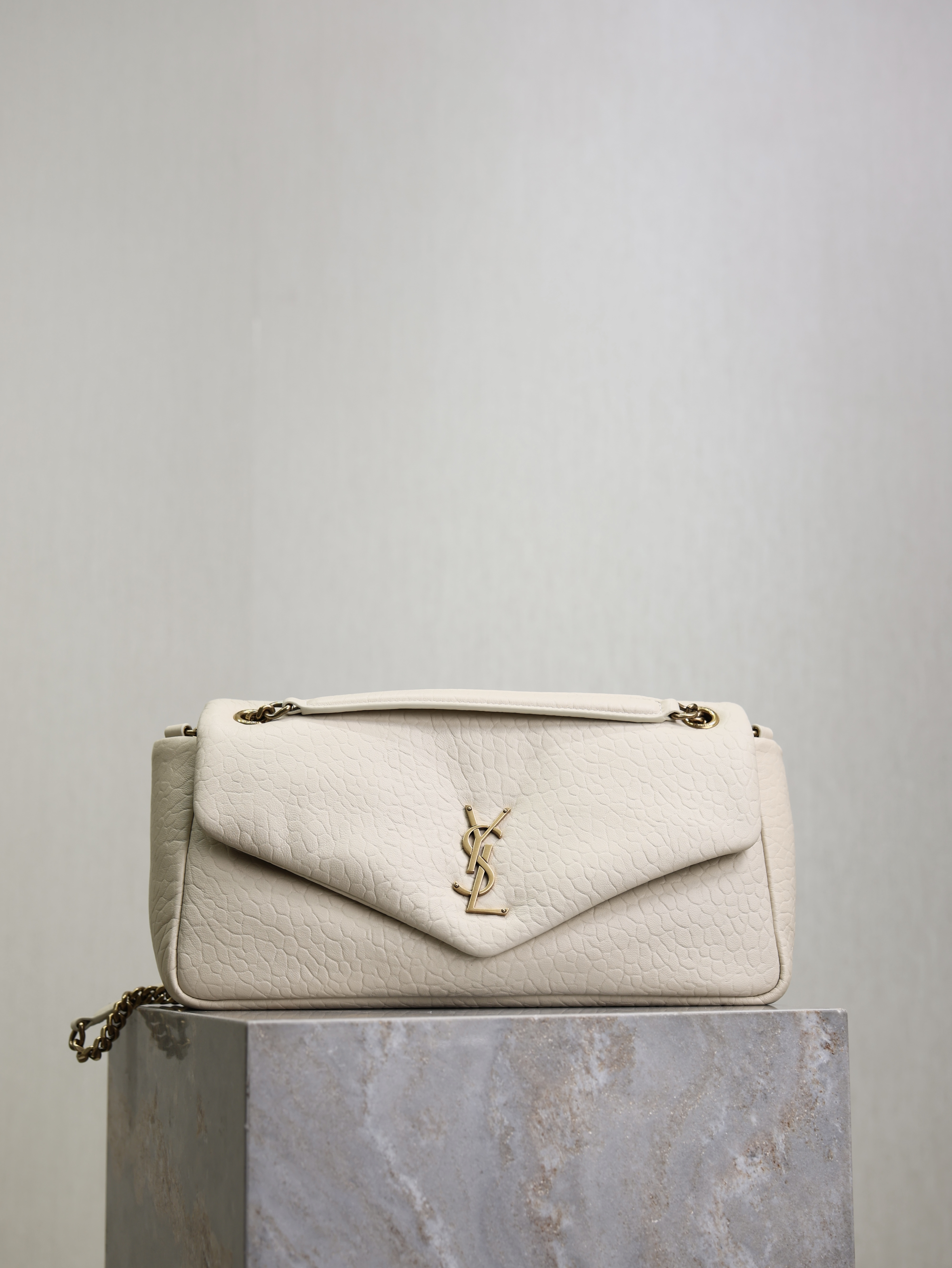 Bagsaaa Y51 Calypso Medium In Grained Lambskin 800916 Off White - 30cm