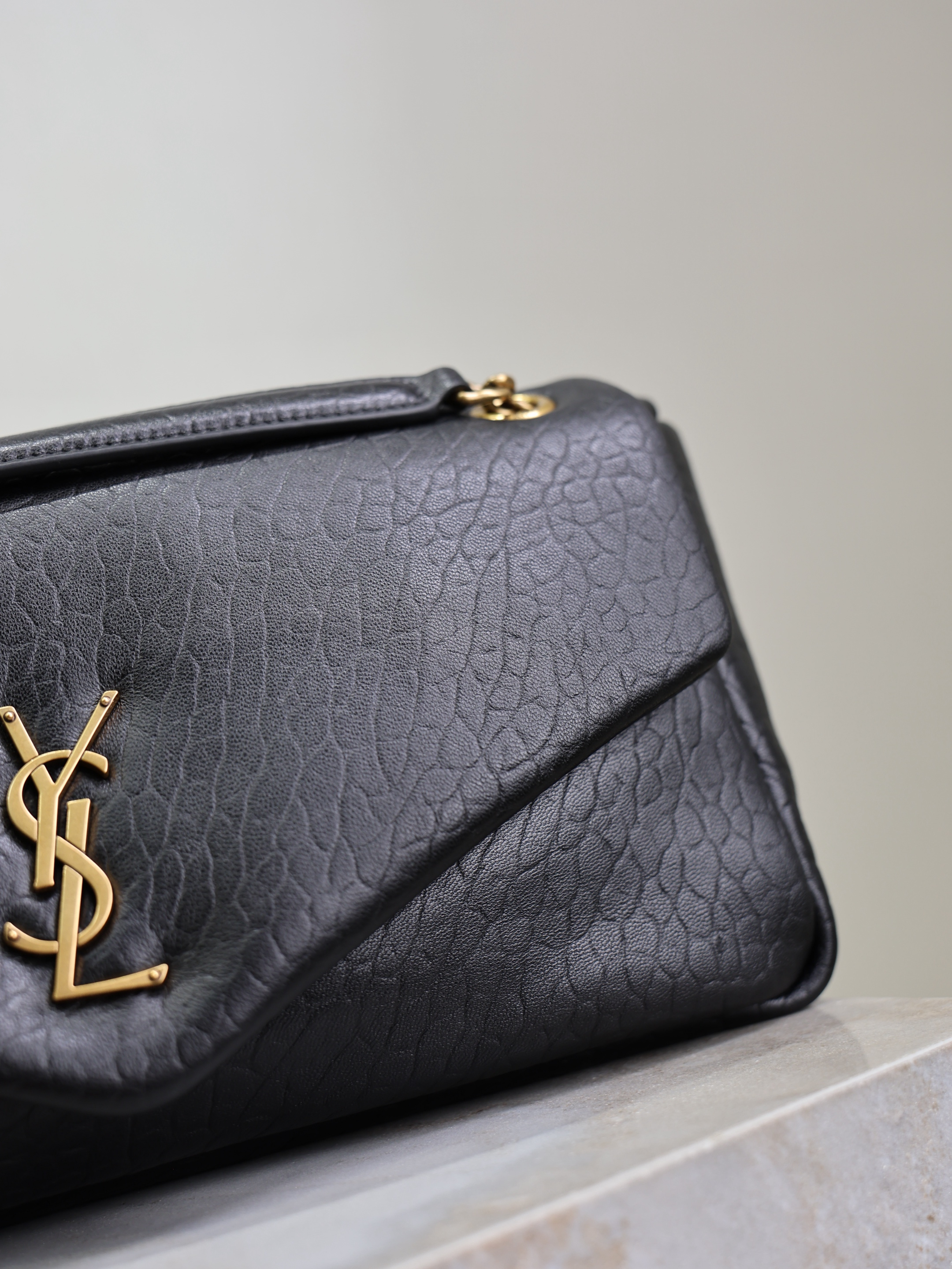 Bagsaaa Y51 Calypso Medium In Grained Lambskin 800916 Black - 30cm