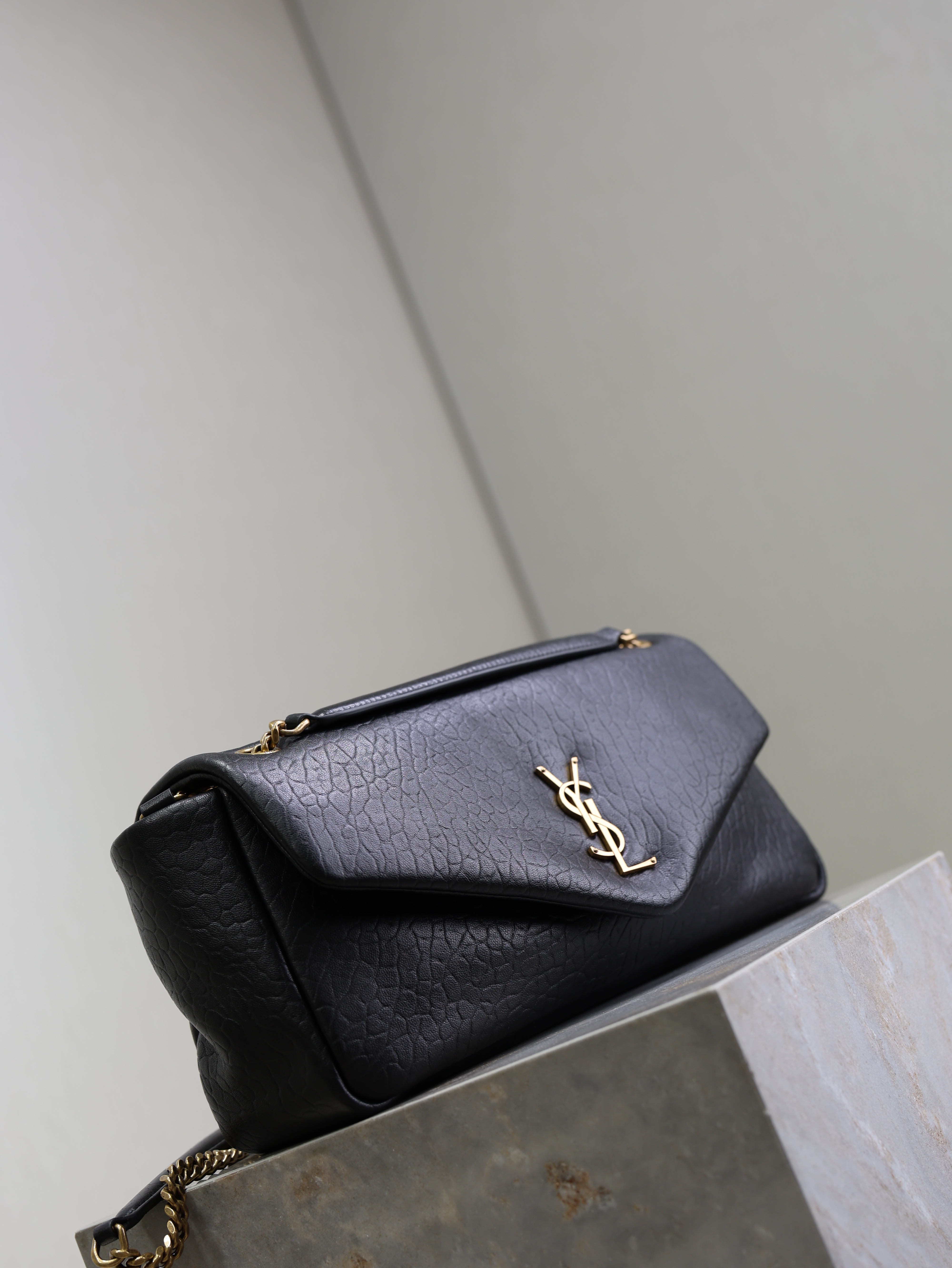 Bagsaaa Y51 Calypso Medium In Grained Lambskin 800916 Black - 30cm