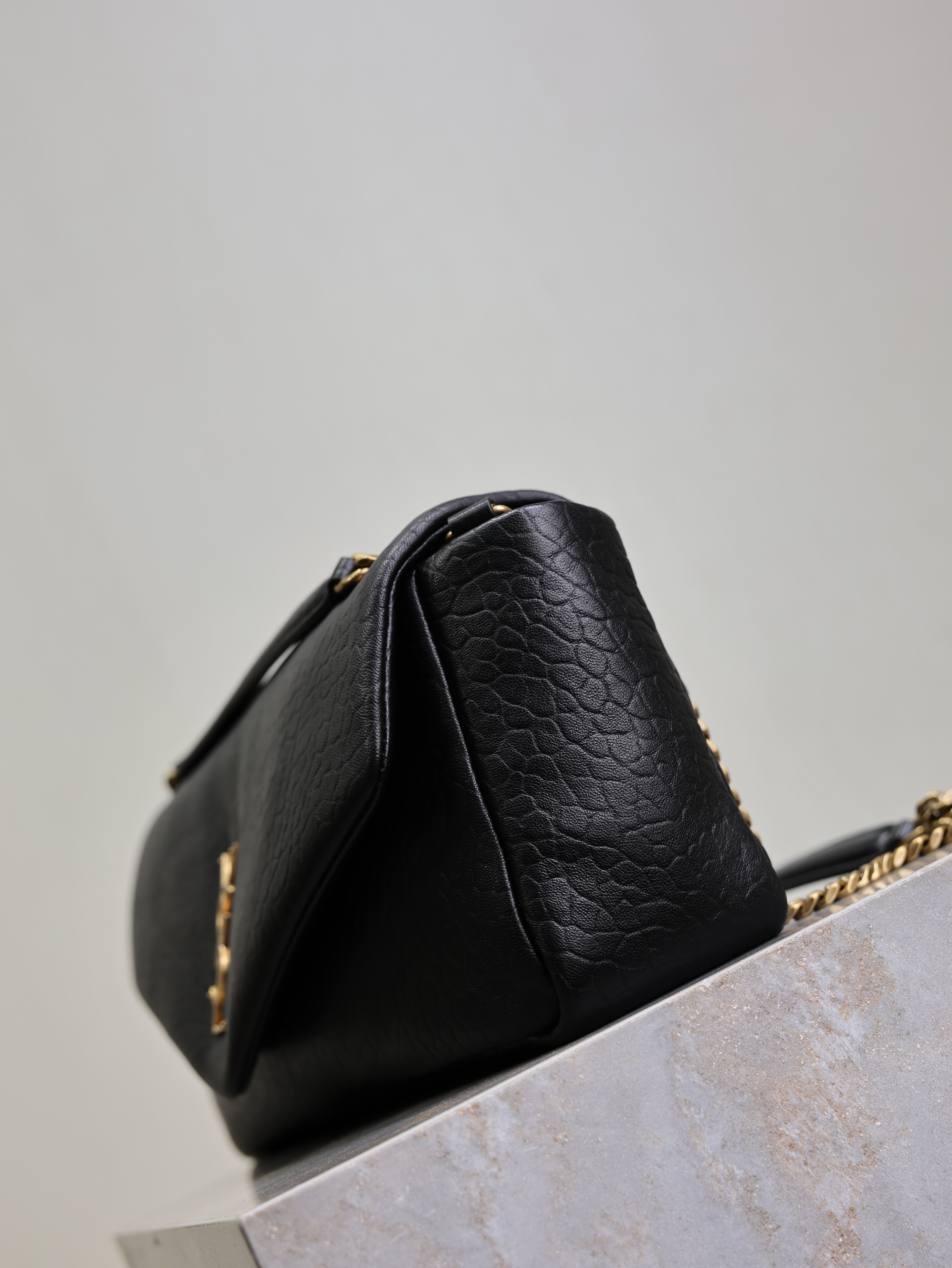 Bagsaaa Y51 Calypso Medium In Grained Lambskin 800916 Black - 30cm