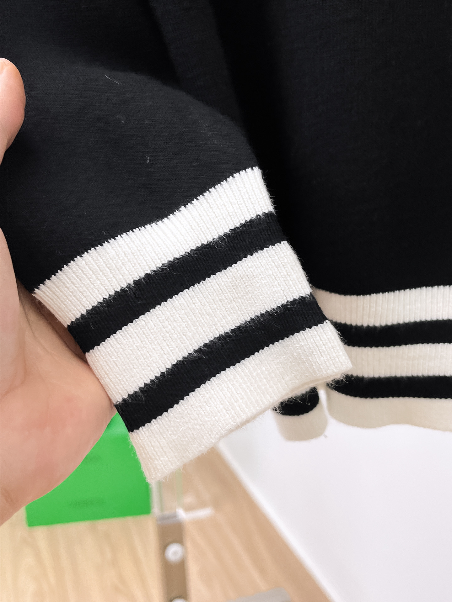 Bagsaaa L0ew* Anagram sweater in a wool blend with contrast striped black