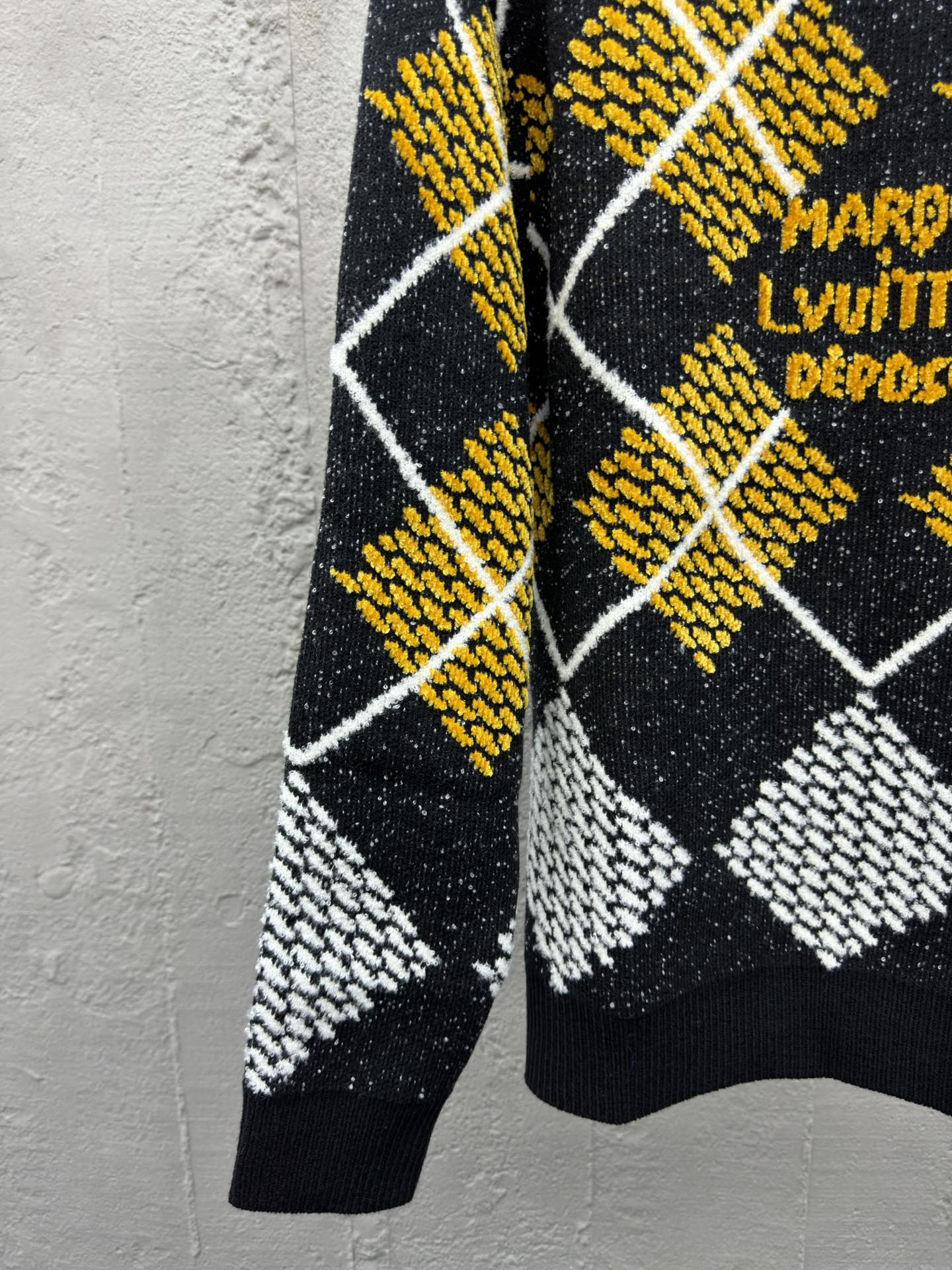 Bagsaaa L0vis Vvtt0n Wool Blend Pullover with the Damier Argyle motif