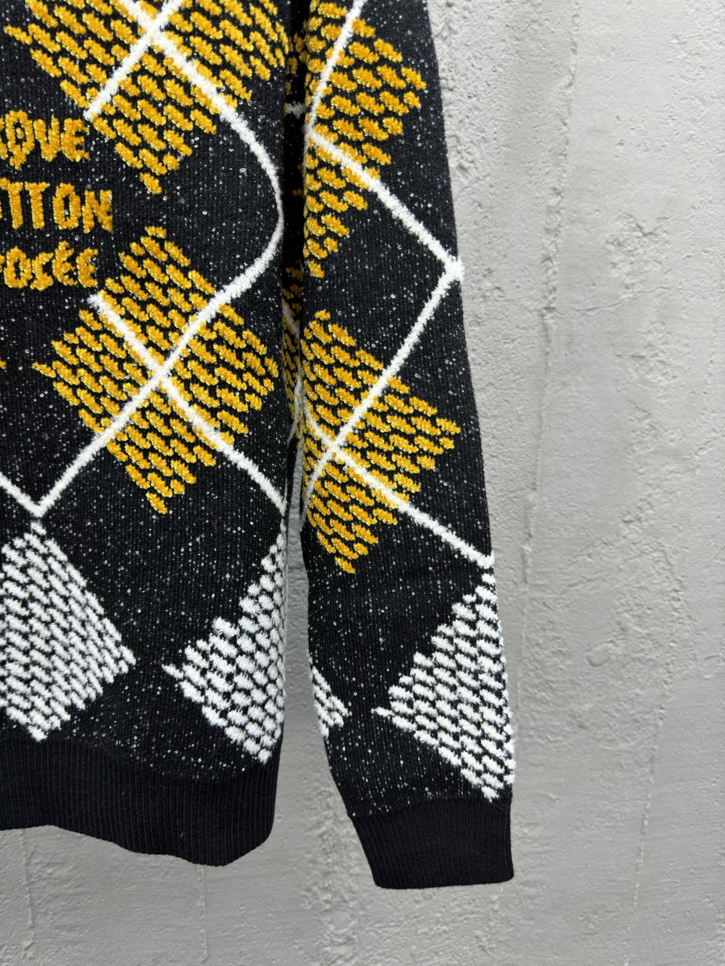 Bagsaaa L0vis Vvtt0n Wool Blend Pullover with the Damier Argyle motif