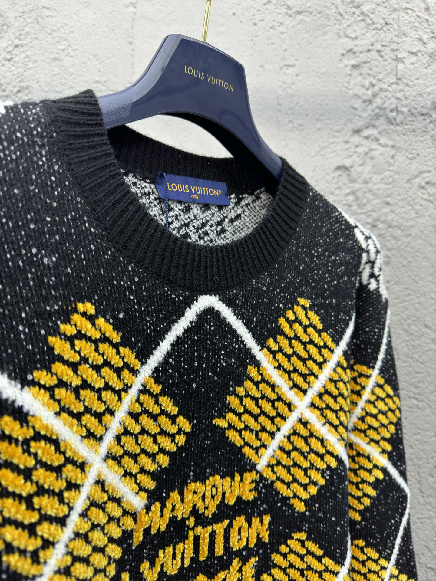 Bagsaaa L0vis Vvtt0n Wool Blend Pullover with the Damier Argyle motif
