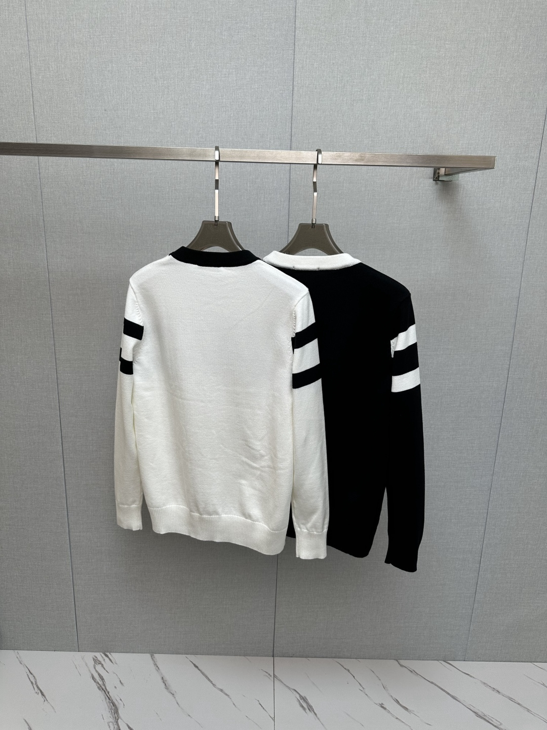 Bagsaaa Pra*a sweatshirt white long sleeves