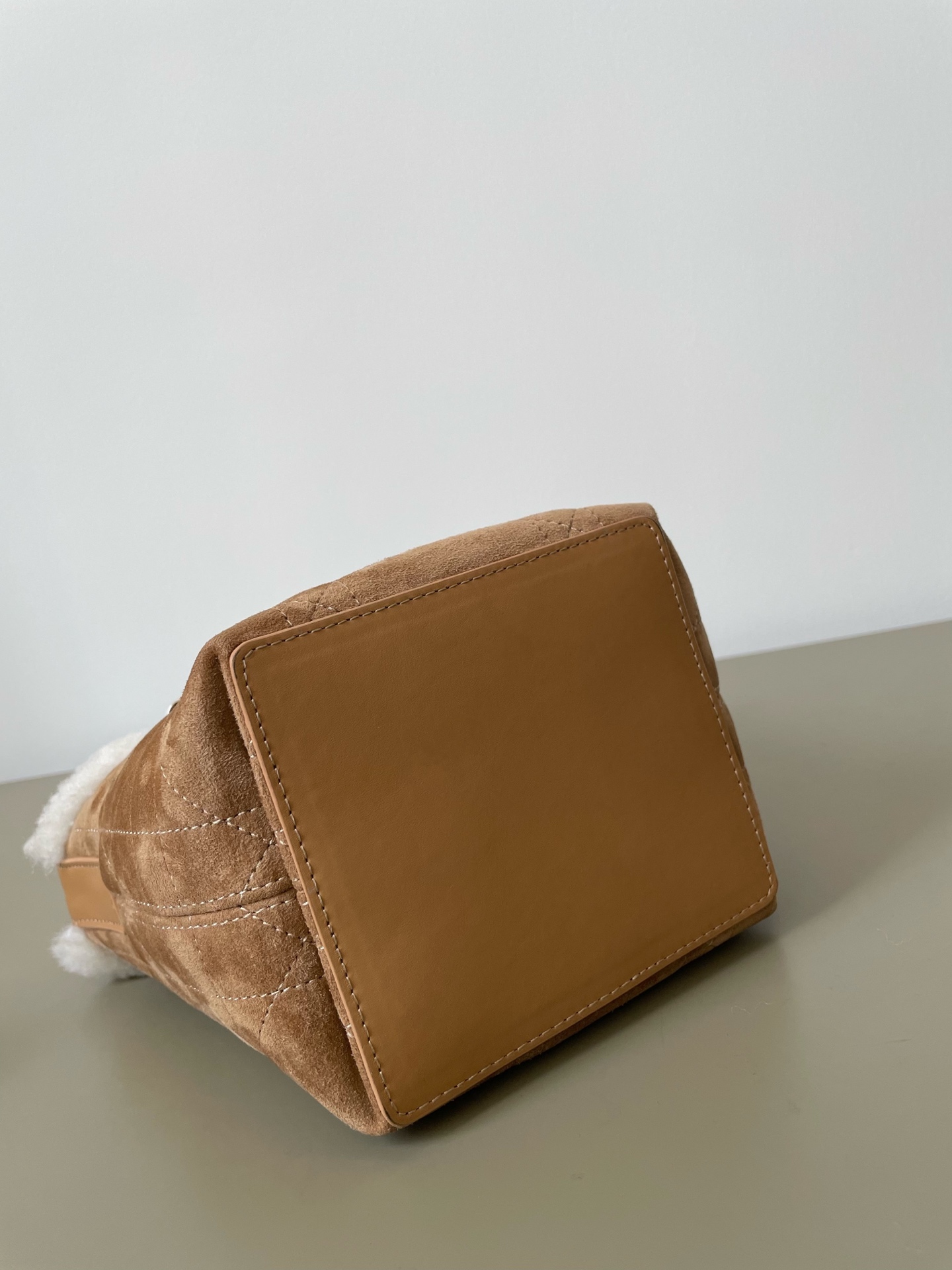 Bagsaaa D10rAlps D10r Toujours Vertical Nano Tote Bag Beige Suede - 15cm