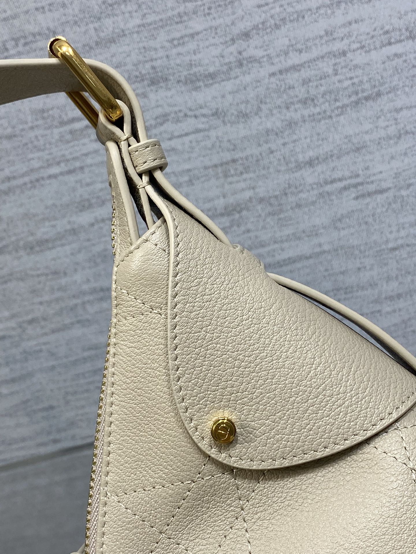 Bagsaaa Small D10r Voyage Bag Beige Flat Macrocannage Grained Calfskin - 22cm