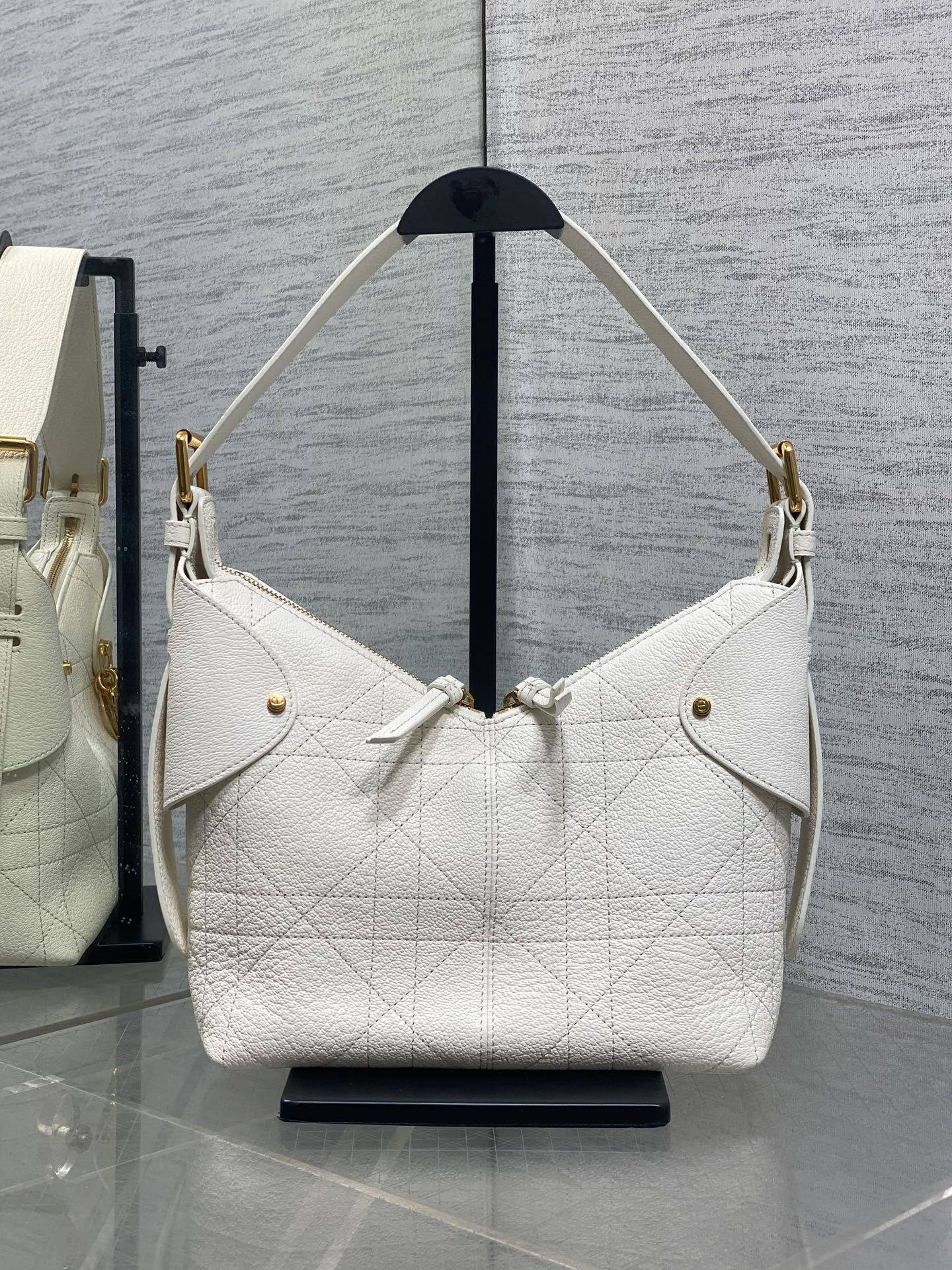 Bagsaaa Small D10r Voyage Bag White Flat Macrocannage Grained Calfskin - 22cm
