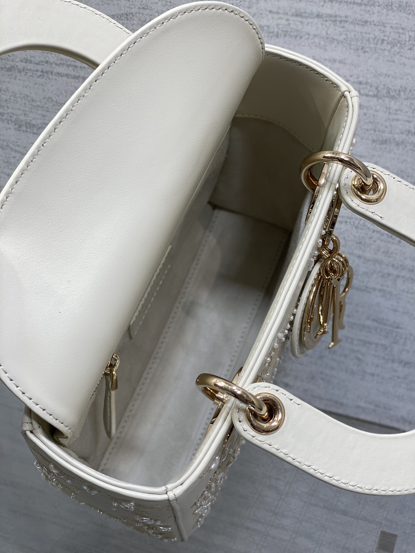 Bagsaaa Lady D10r bag with detailed embroidery and gold-tone - 20cm