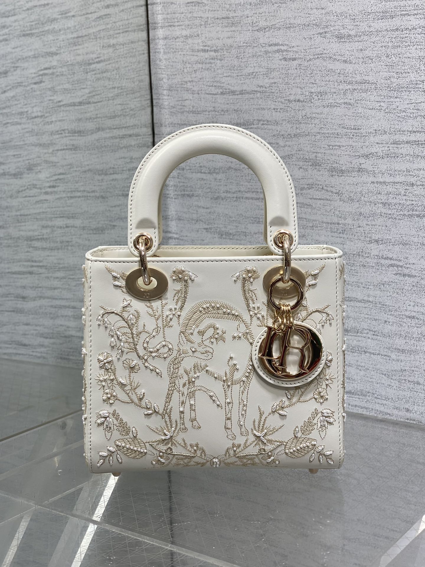 Bagsaaa Lady D10r bag with detailed embroidery and gold-tone - 20cm