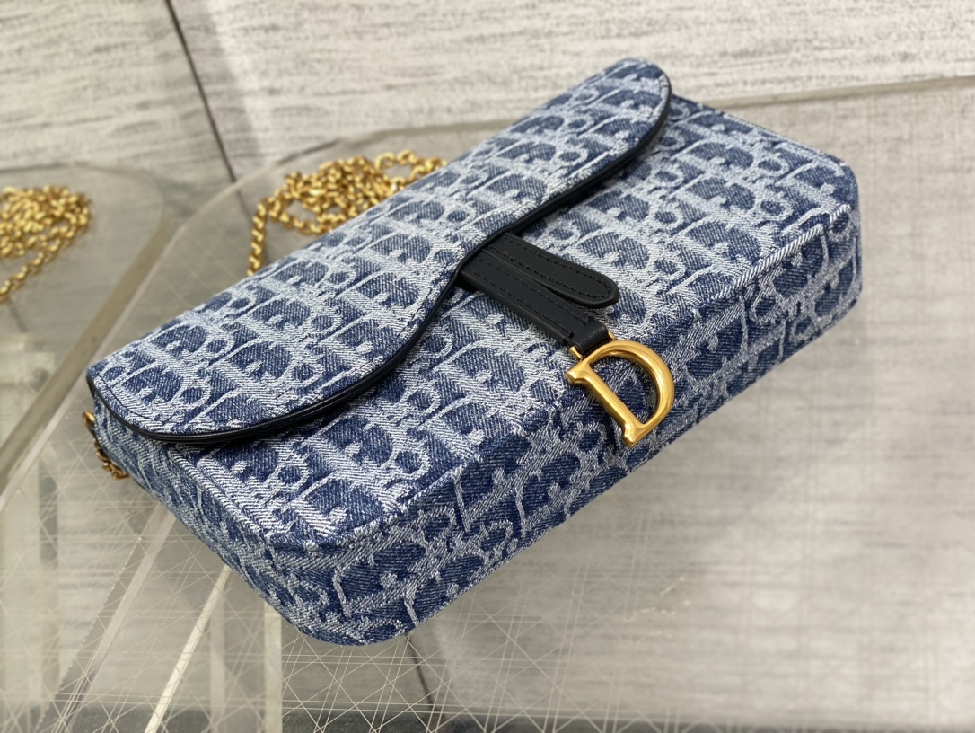 Bagsaaa D10r Medium Saddle Pouch with Chain Blue Denim D10r Oblique Jacquard - 21.5cm
