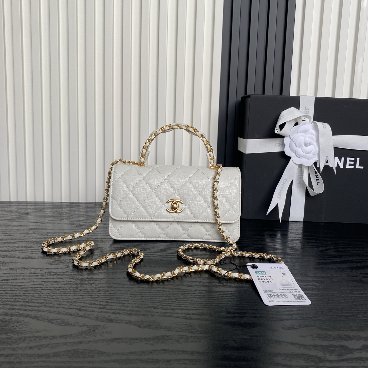 Bagsaaa Ch**el Clutch with chain AP4798 White - 18.5cm