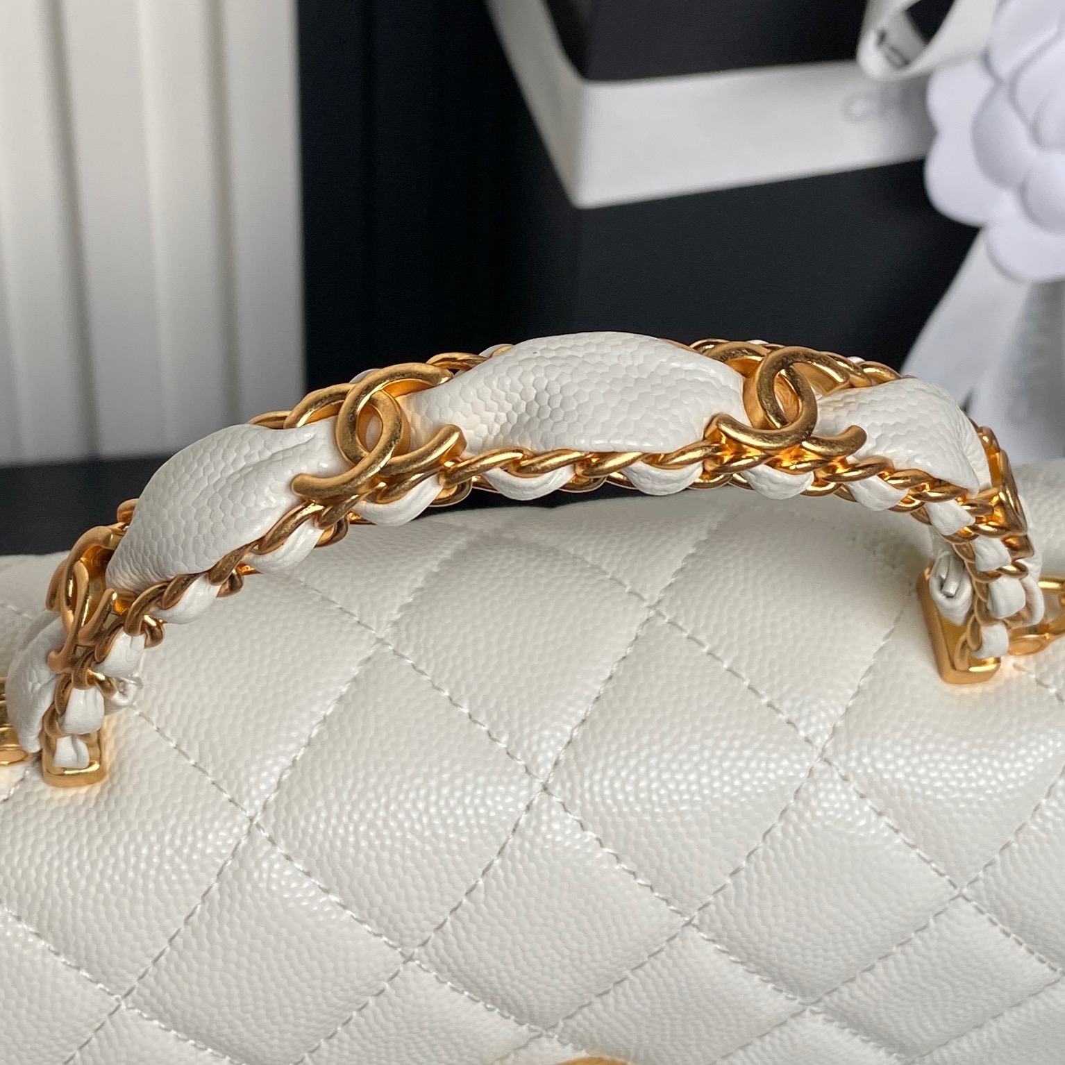 Bagsaaa Ch**el Clutch with chain AP4798 White - 18.5cm