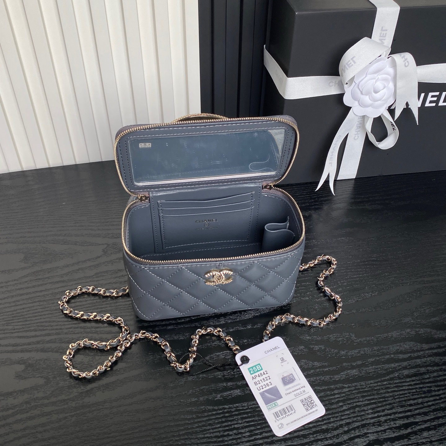 Bagsaaa Ch**el Long Vanity with Chain AP4842 Gray - 17cm