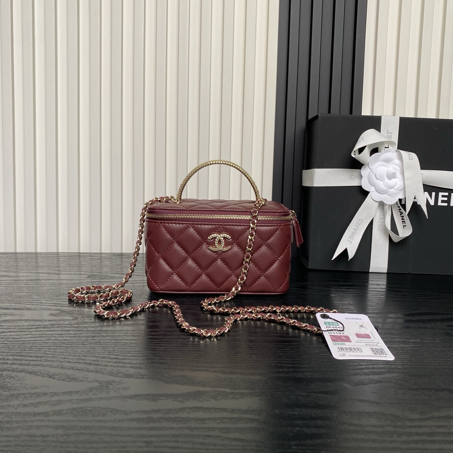 Bagsaaa Ch**el Long Vanity with Chain AP4842 Red - 17cm