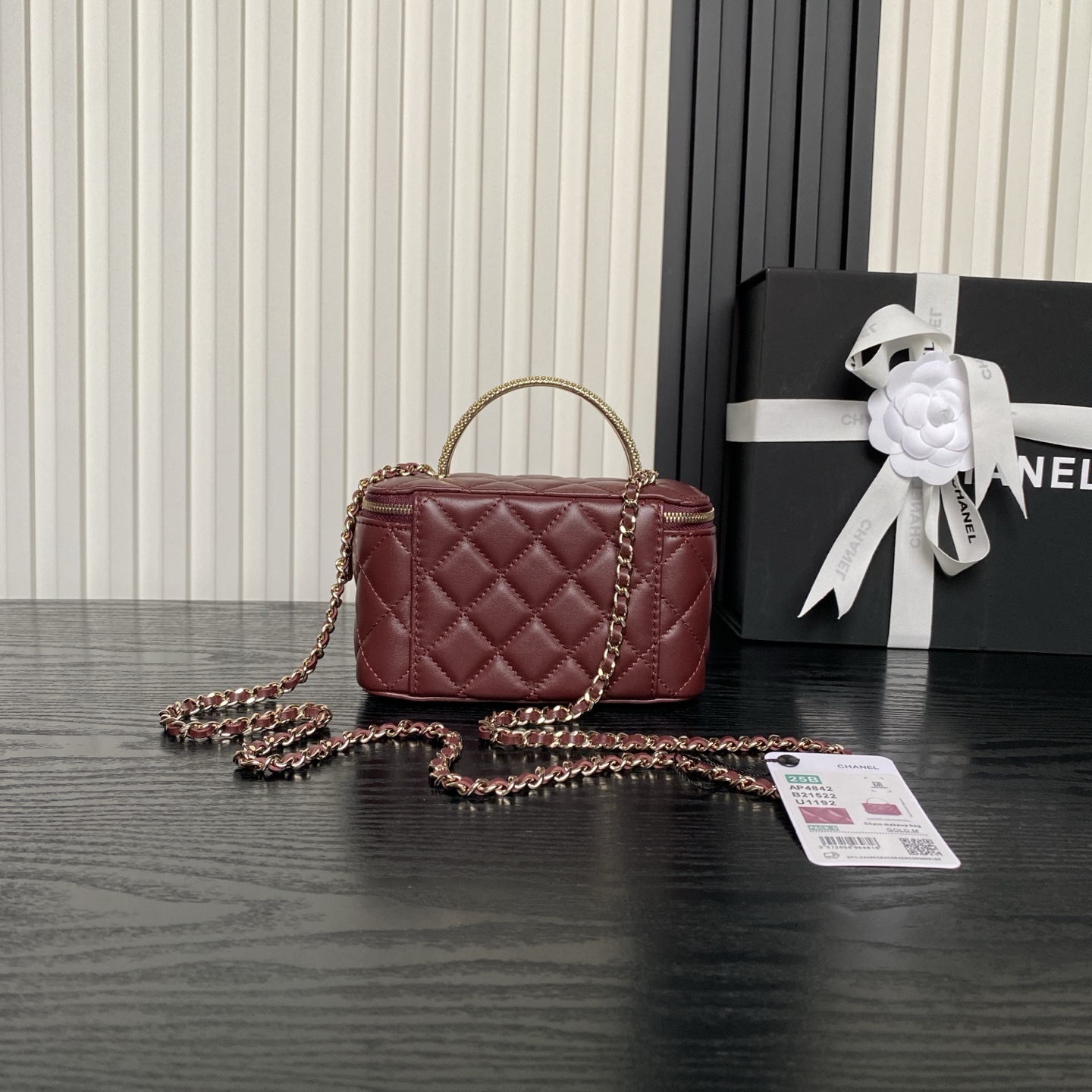 Bagsaaa Ch**el Long Vanity with Chain AP4842 Red - 17cm