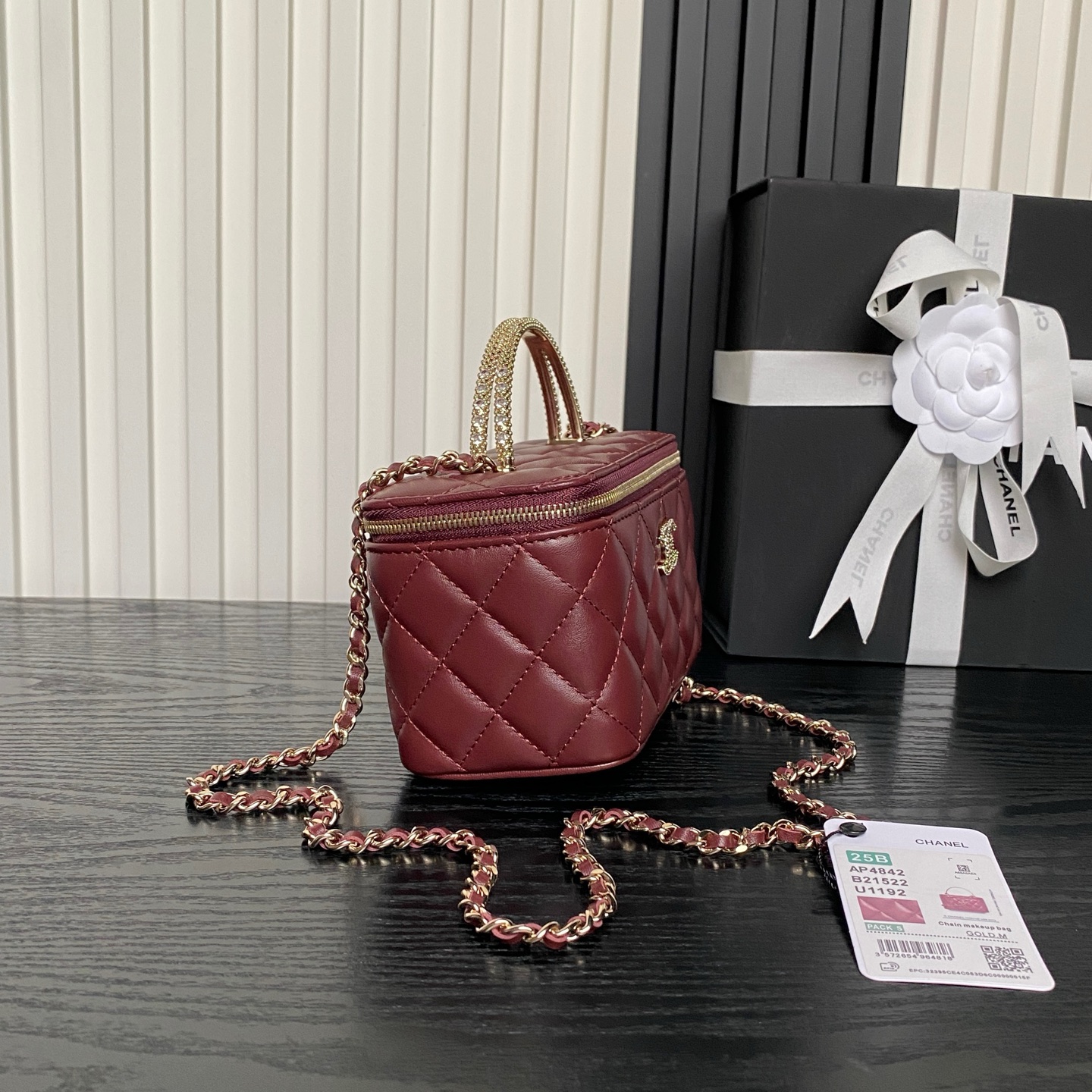 Bagsaaa Ch**el Long Vanity with Chain AP4842 Red - 17cm