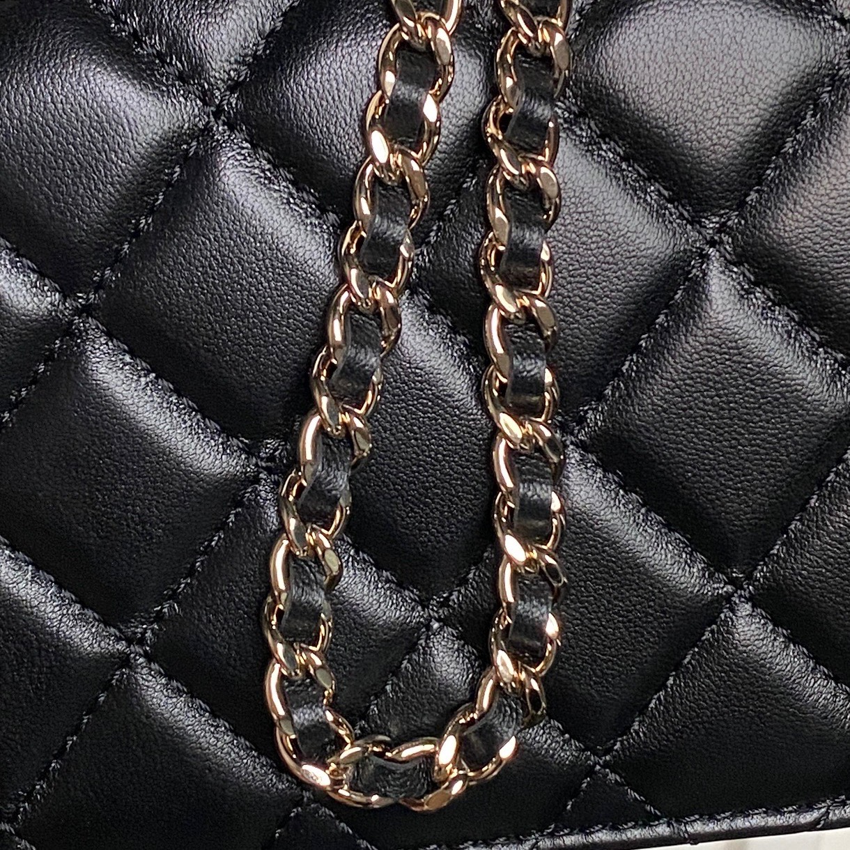 Bagsaaa Ch**el Clutch with chain AP4831 Black - 18.5cm