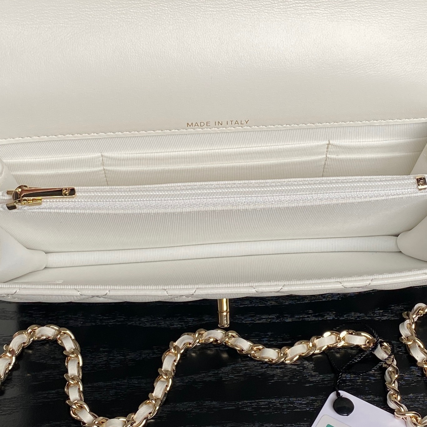 Bagsaaa Ch**el Clutch with chain AP4831 White - 18.5cm