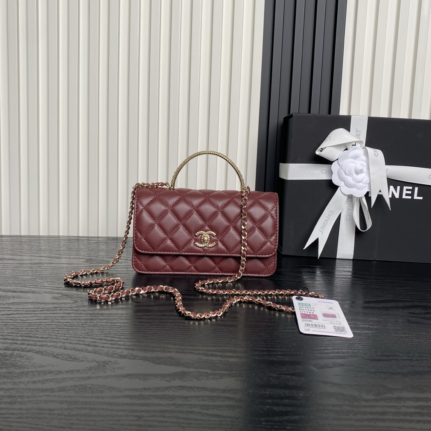 Bagsaaa Ch**el Clutch with chain AP4831 Red - 18.5cm