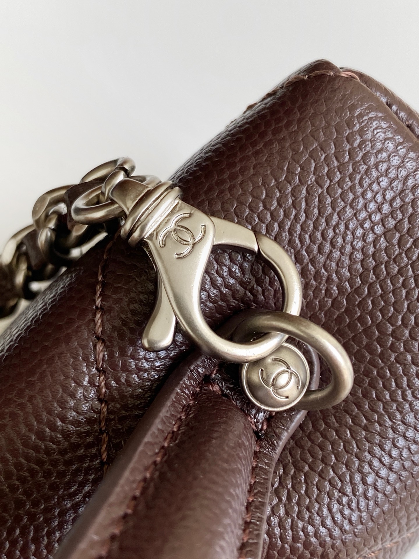 Bagsaaa Ch**el Vanity with Chain AP4936 Dark Brown - 19.5cm