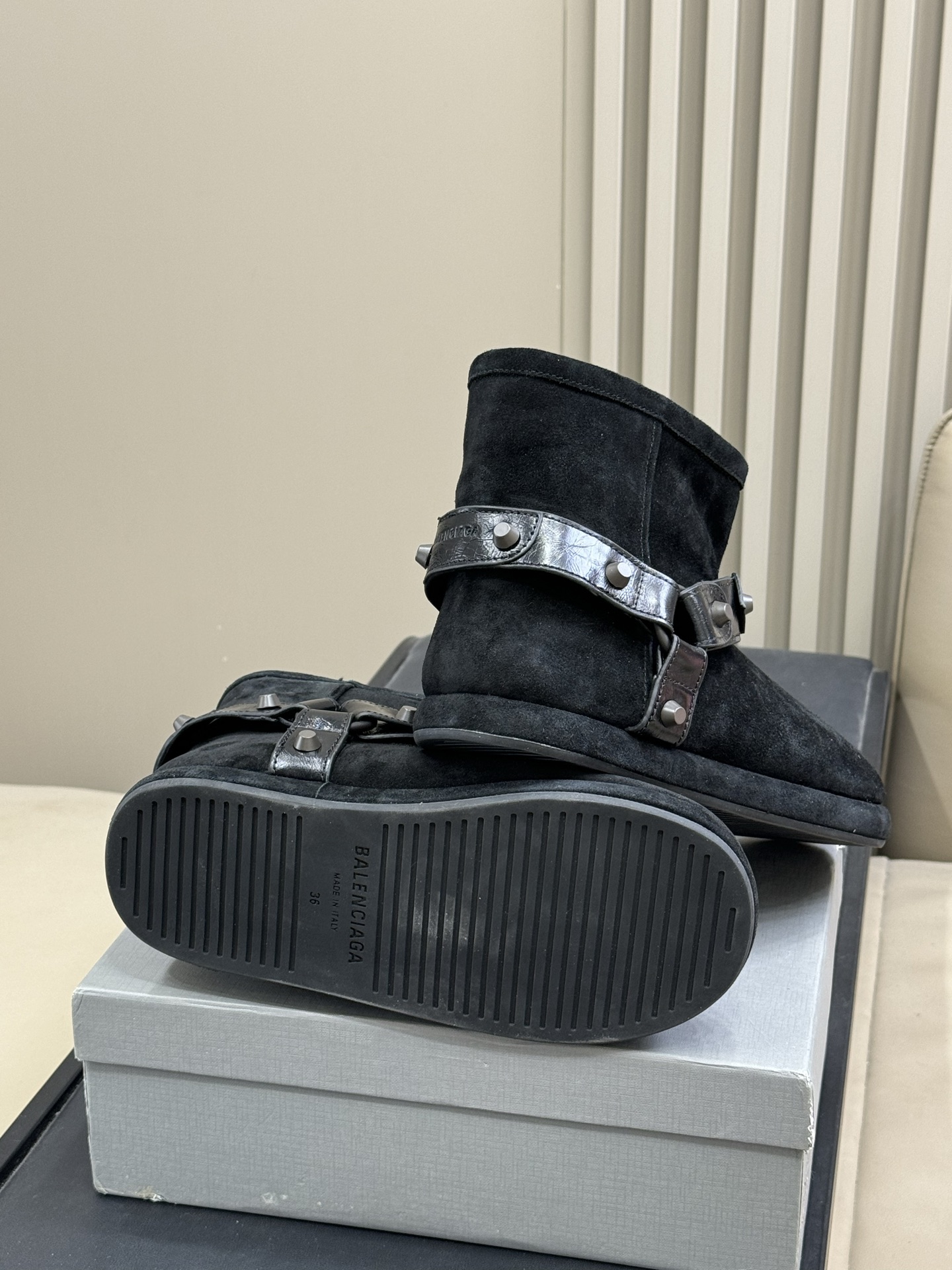 Bagsaaa Ba1en*iaga Alaska studded-strap soft boots in black calf suede