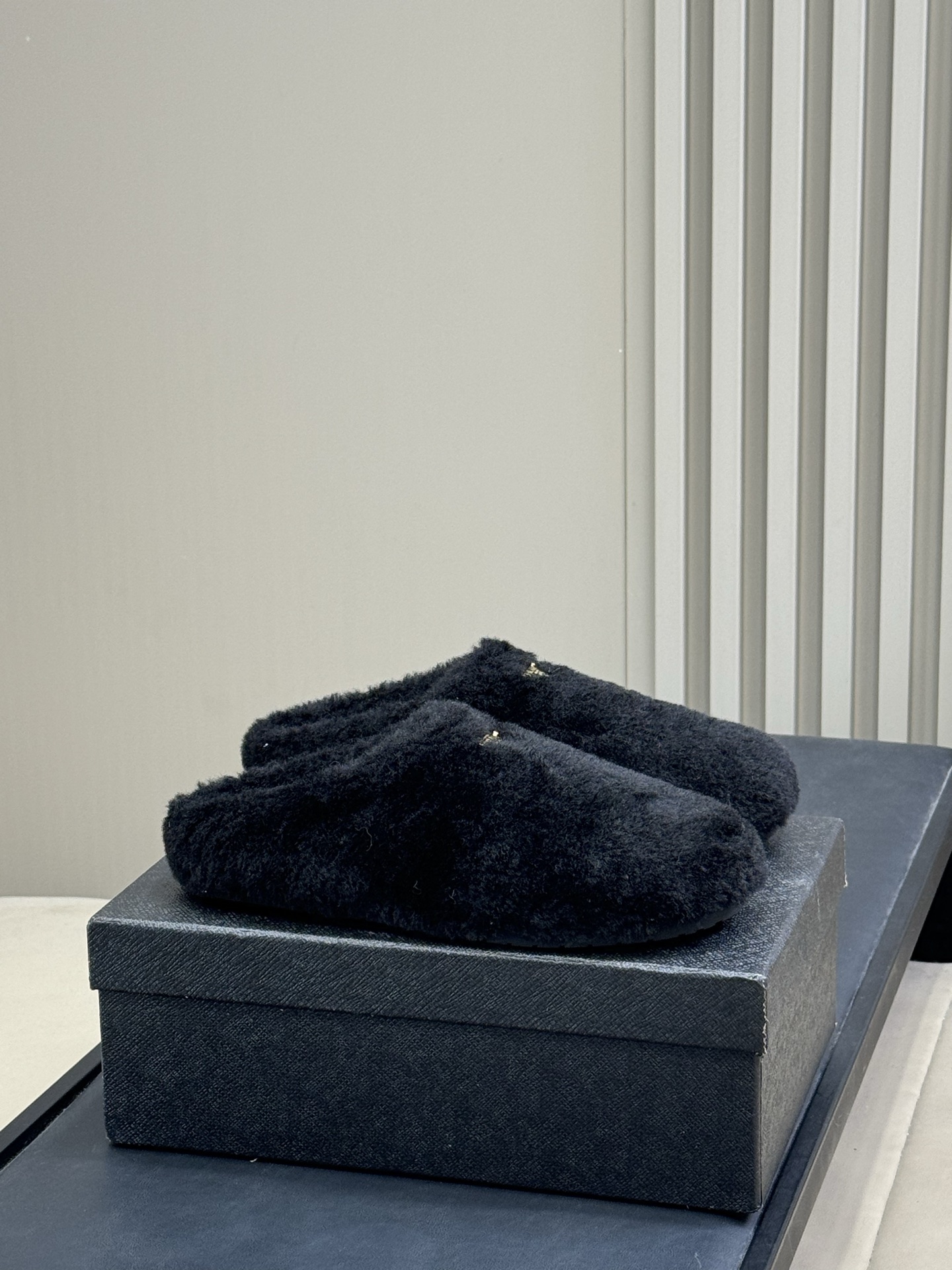 Bagsaaa Pra*a Suede and Shearling Slippers black