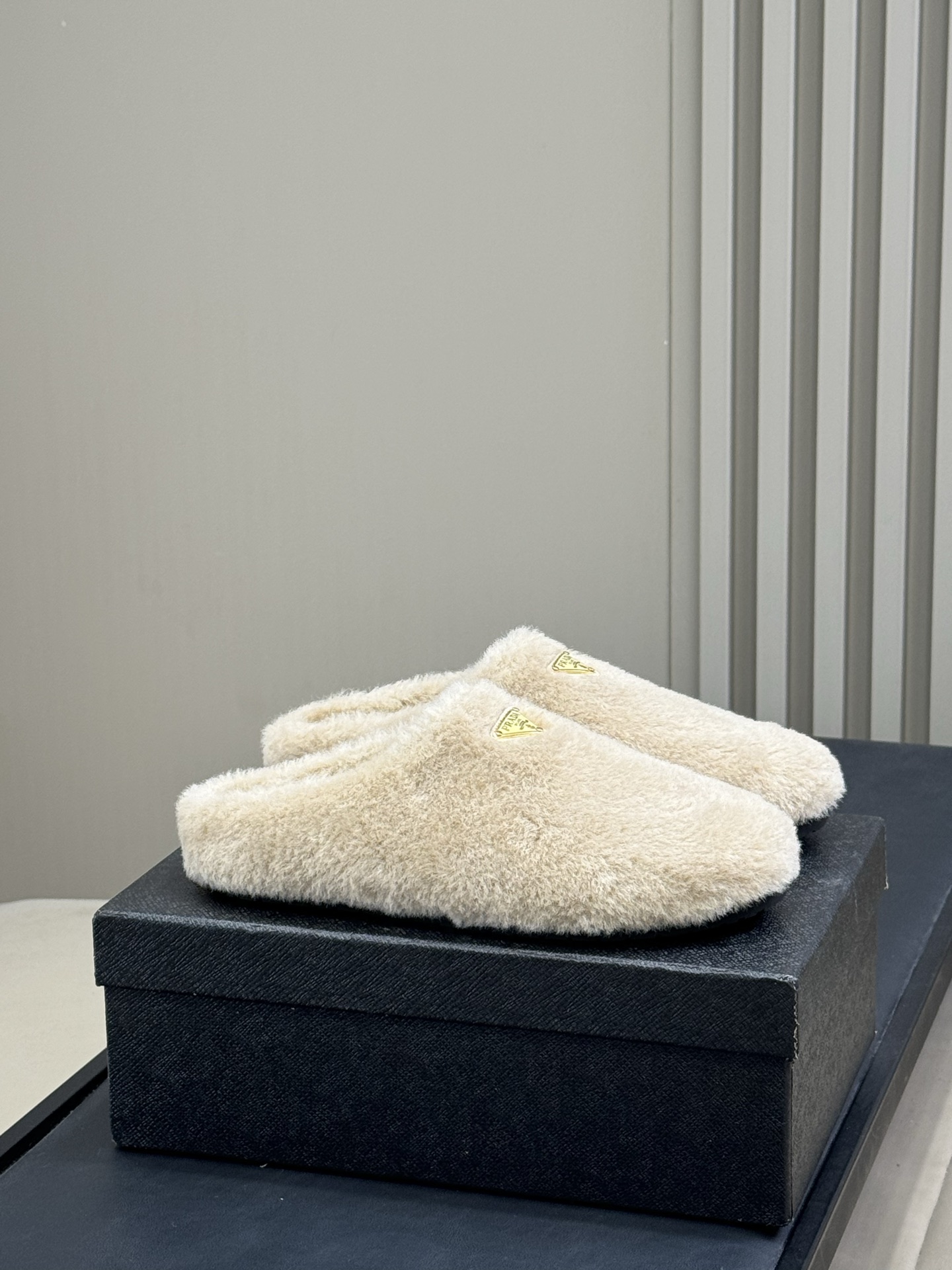 Bagsaaa Pra*a Suede and Shearling Slippers light beige