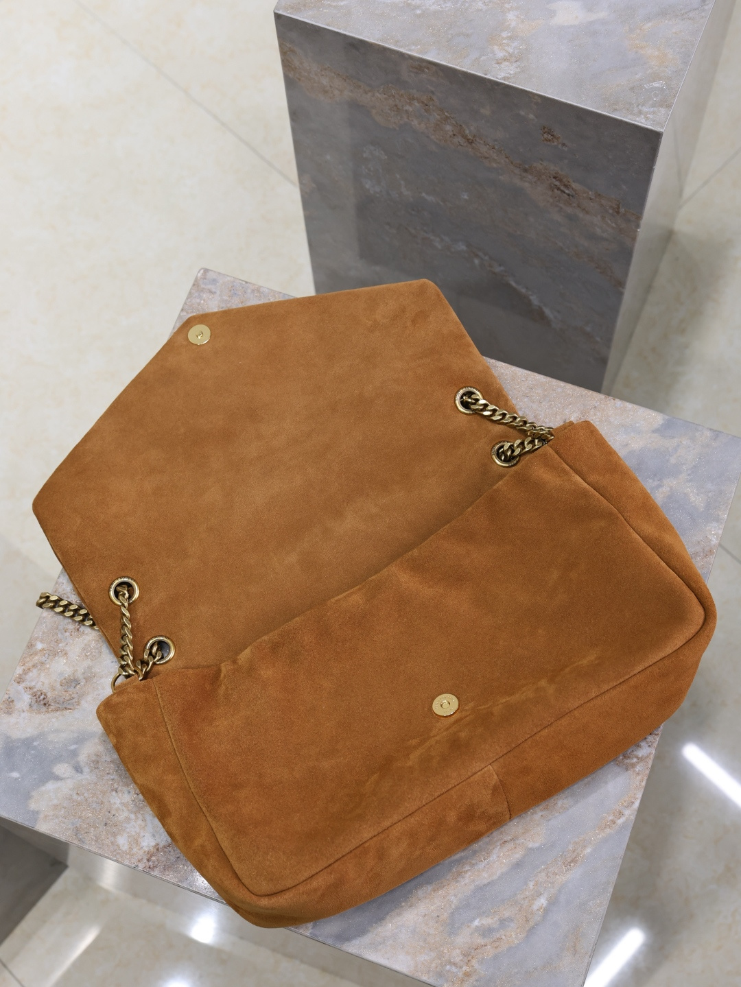 Bagsaaa Y51 CALYPSO large in suede 777399 Warm Caramel Cognac - 38cm