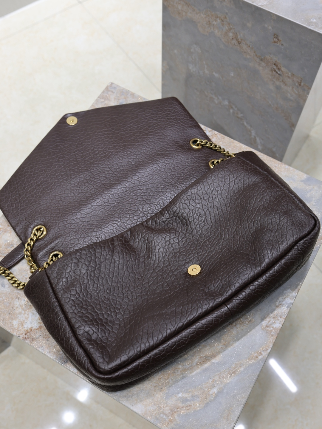 Bagsaaa Y51 Calypso large in grained lambskin 777399 ARABICA - 38cm