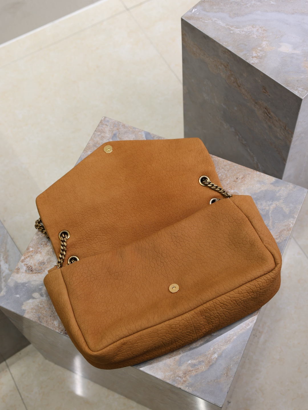 Bagsaaa Y51 Calypso large in grained lambskin 777399 brown - 38cm