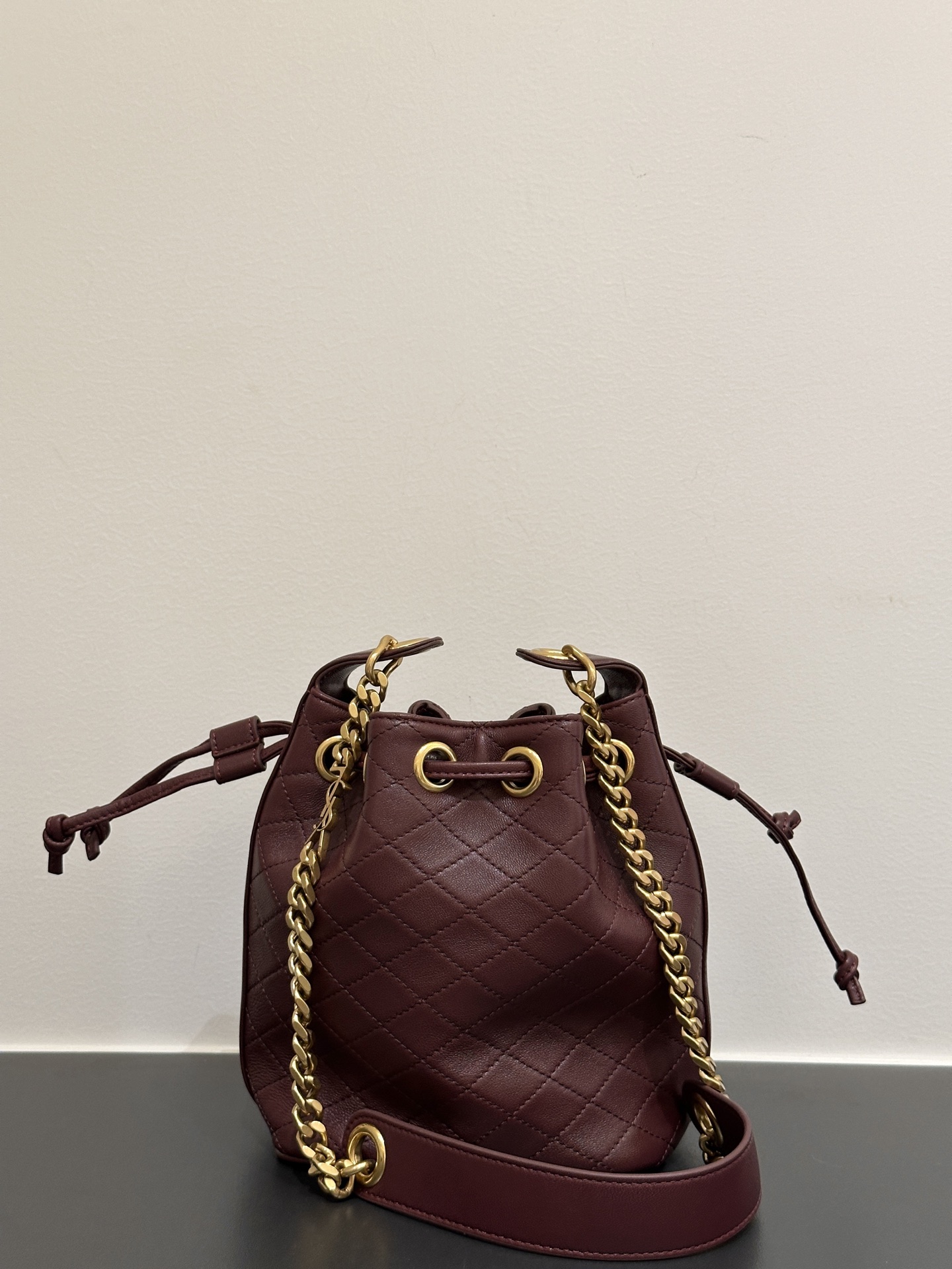 Bagsaaa Y51 Cassandre small bucket bag burgundy - 25cm