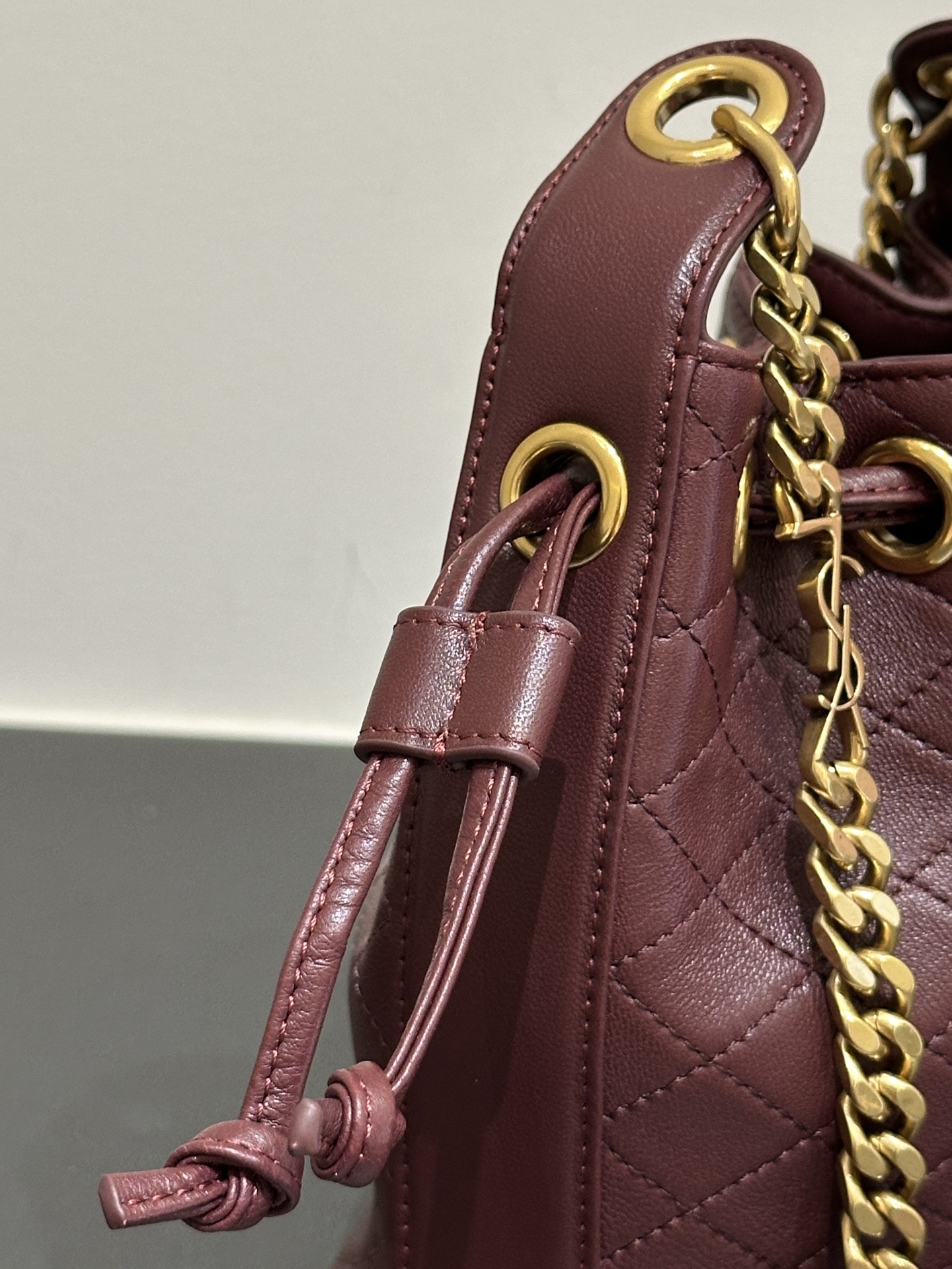 Bagsaaa Y51 Cassandre small bucket bag burgundy - 25cm