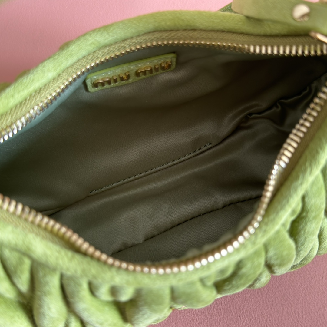 Bagsaaa Miu Miu Wander matelassé suede bag 5BC125 green - 20cm