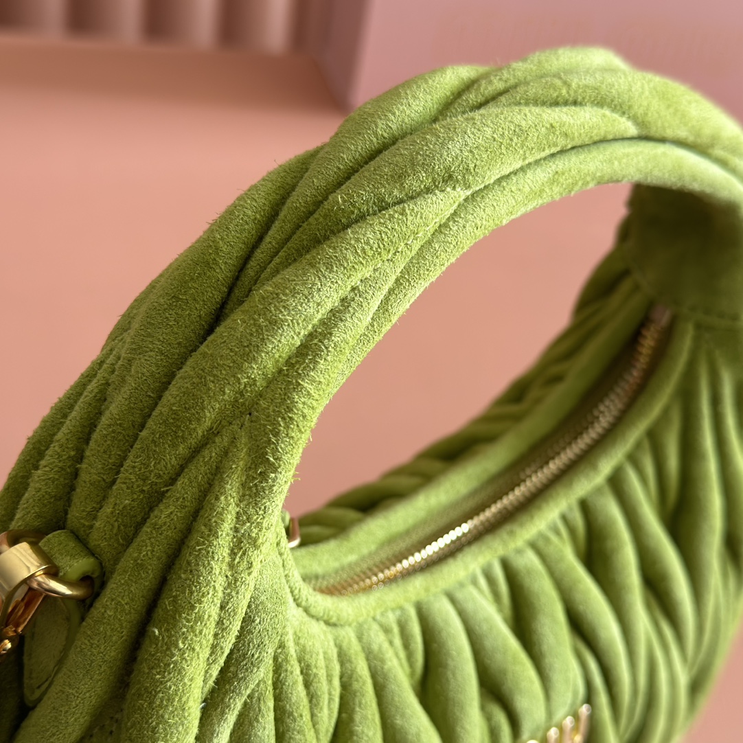 Bagsaaa Miu Miu Wander matelassé suede bag 5BC125 green - 20cm