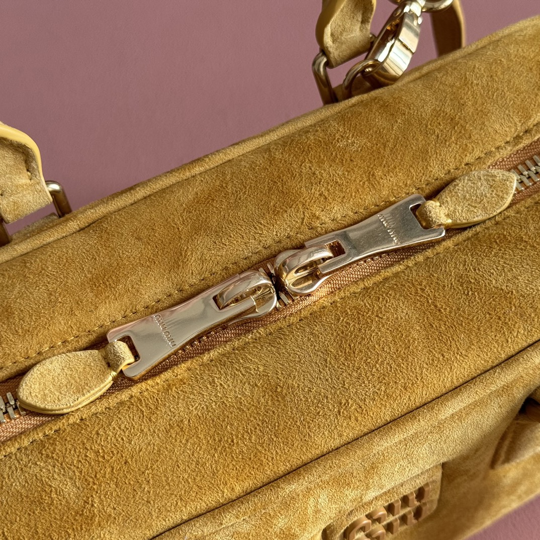 Bagsaaa M1um1u Arcadie padded suede top-handle bag 5BB142 yellow - 22cm