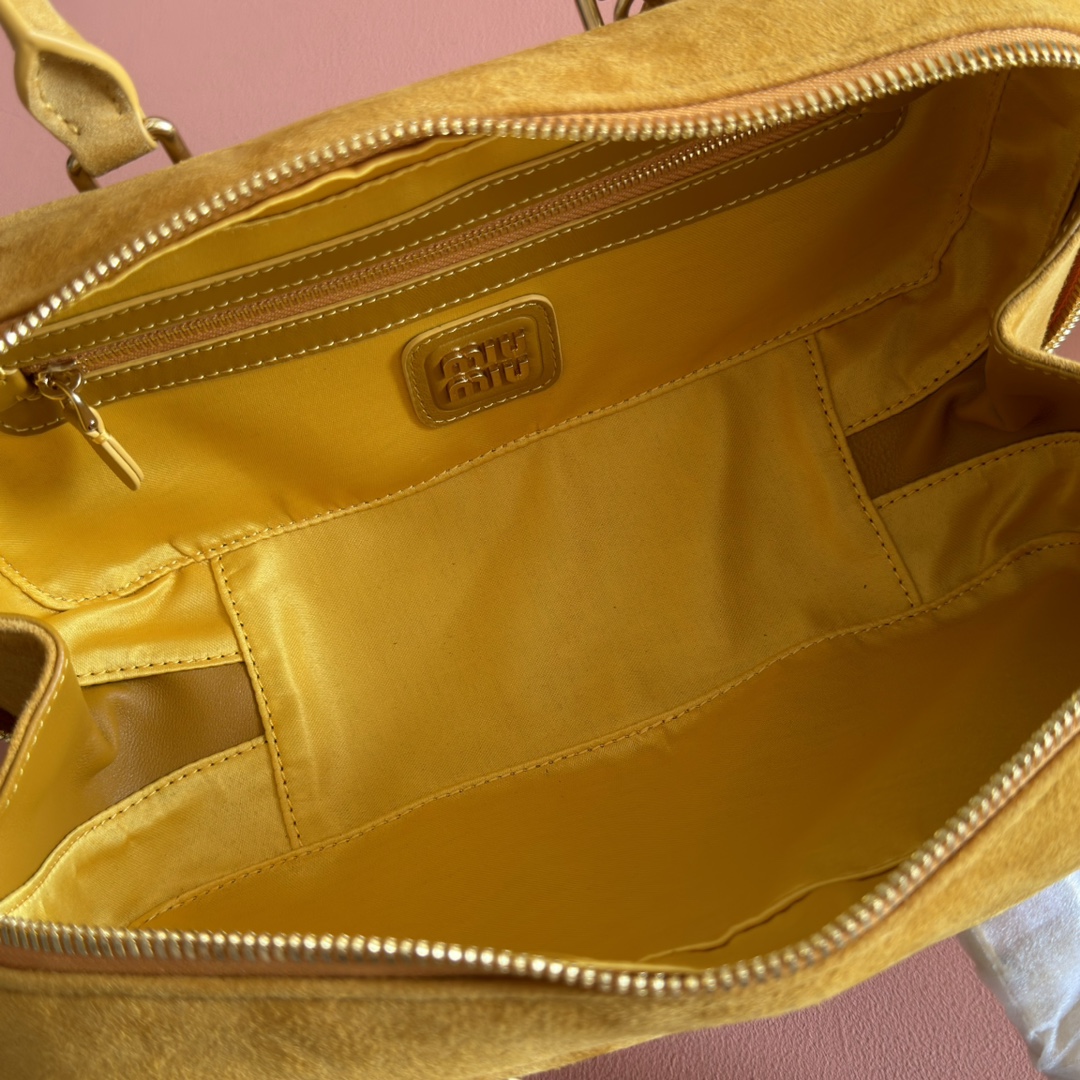 Bagsaaa M1um1u Arcadie padded suede top-handle bag 5BB142 yellow - 22cm